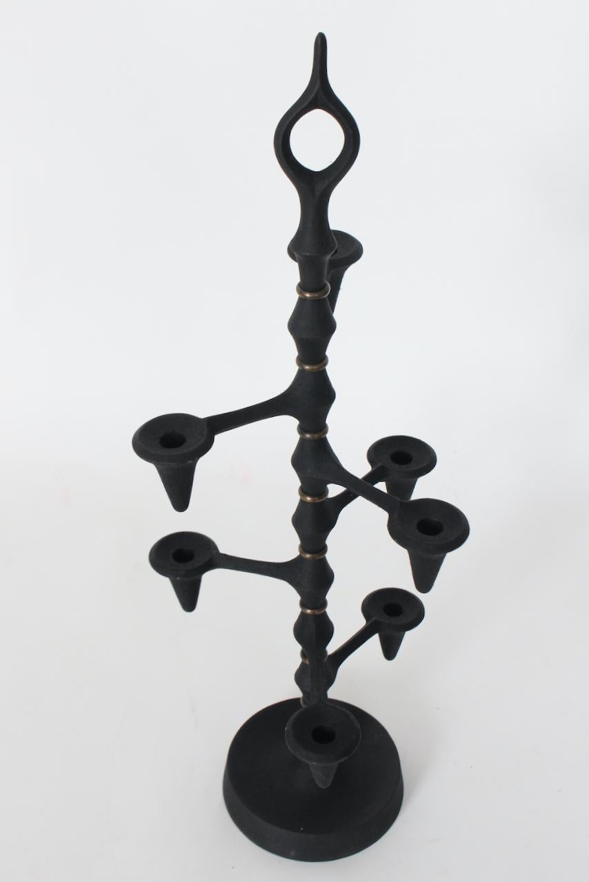 Jeans Quistgaard per Dansk Candelabro girevole in ferro nero e ottone, anni '60 In condizioni buone in vendita a Bainbridge, NY