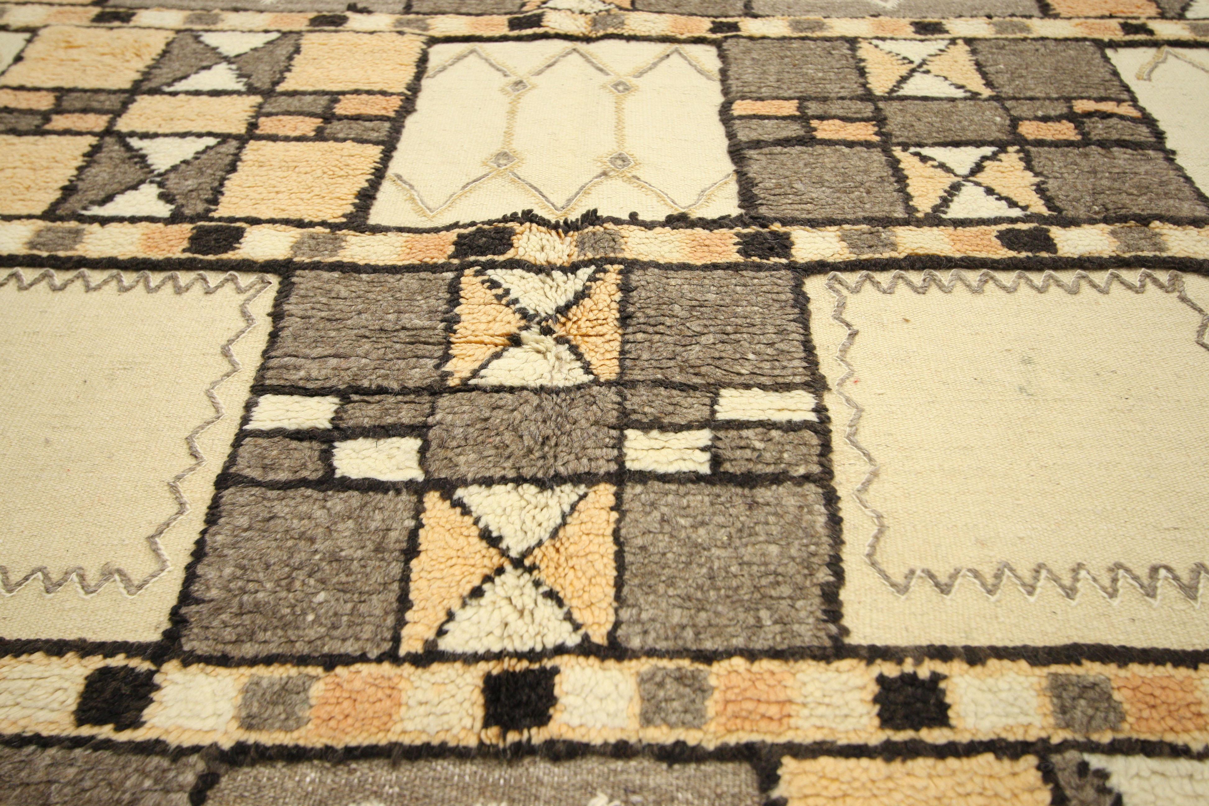 Hand-Knotted Jebel Siroua Vintage Moroccan Rug Colors with Neutral Colors and Modernist Style