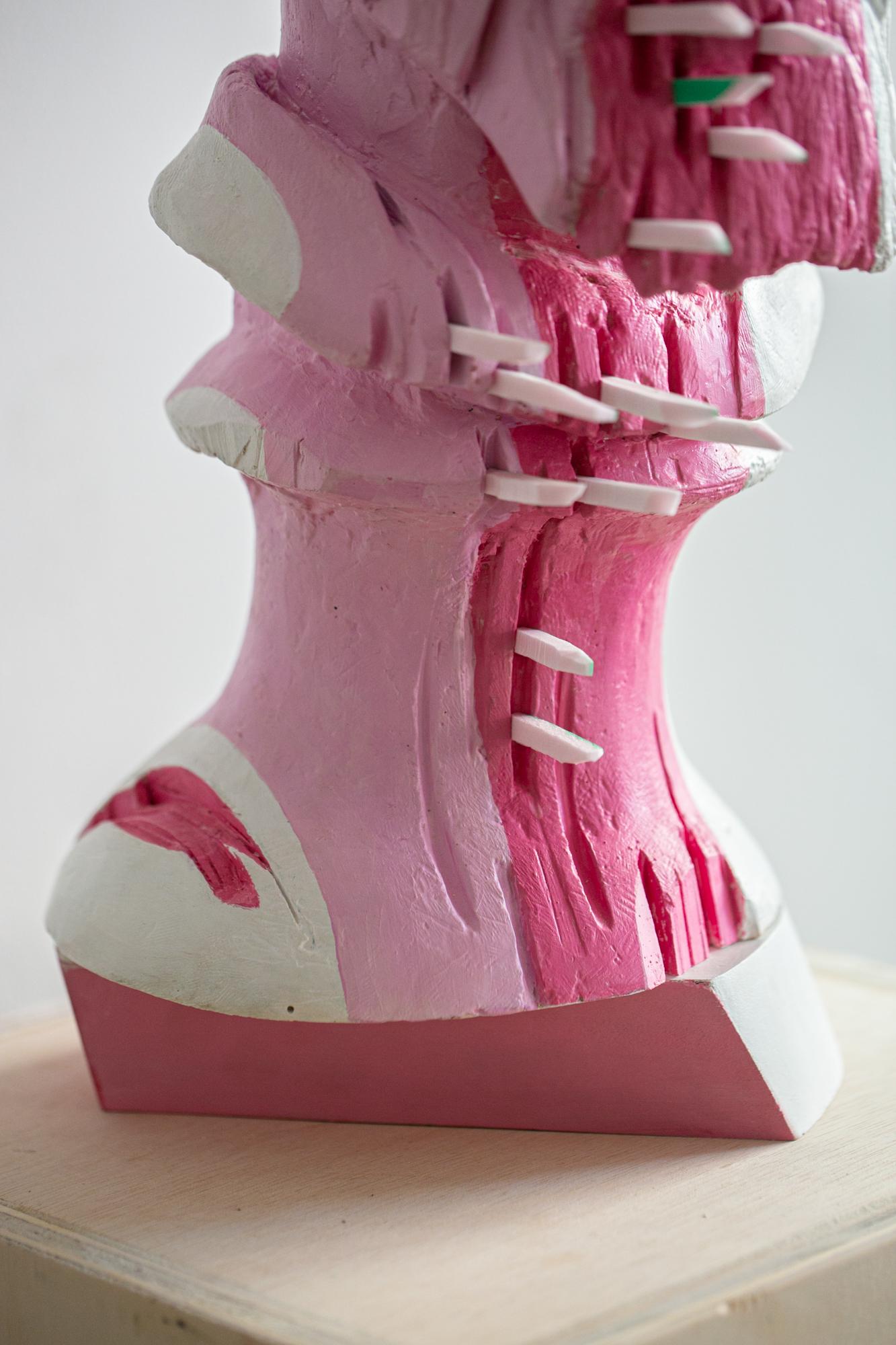 Cette sculpture figurative intitulée 