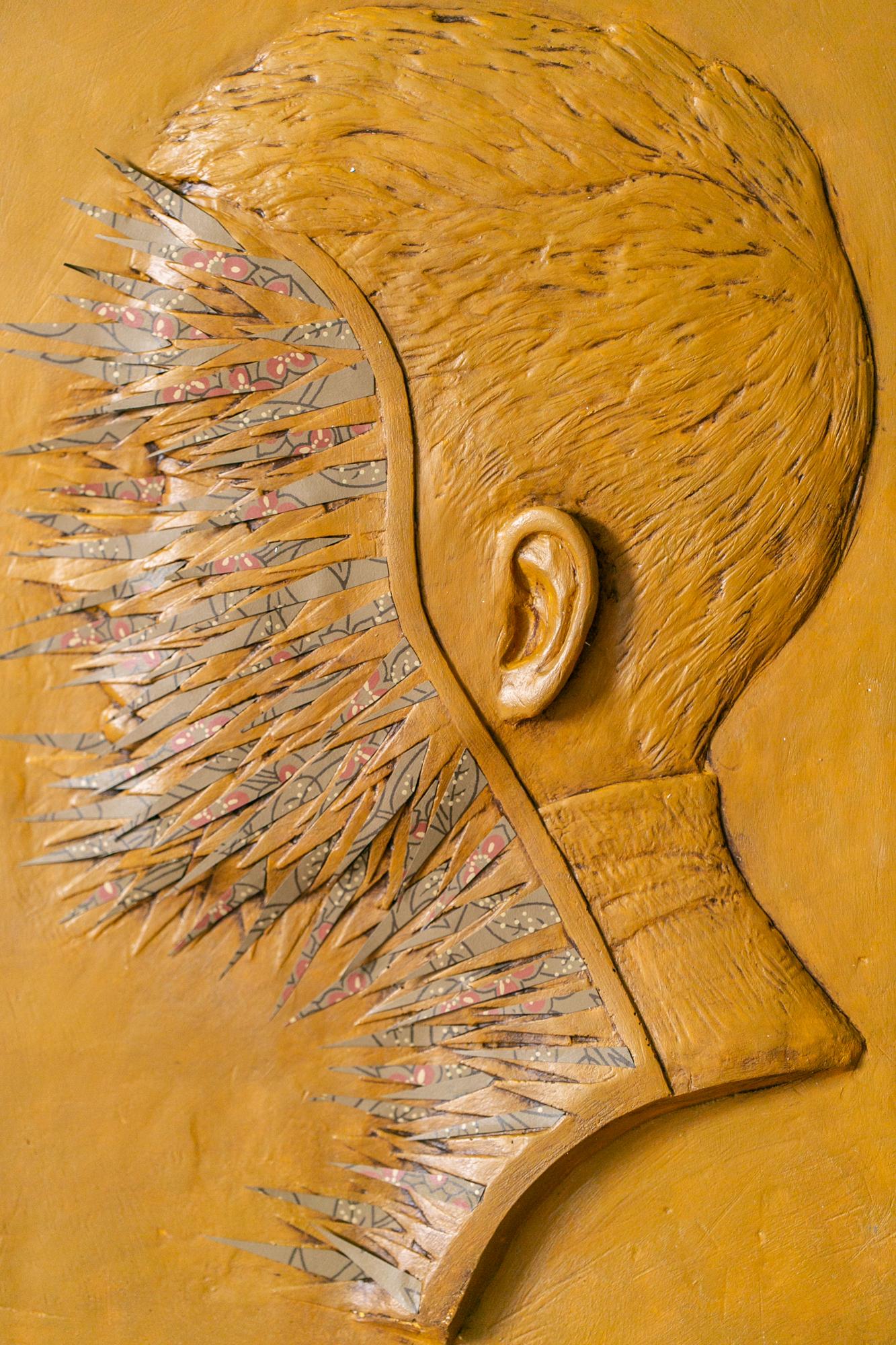 „Thorns Are Too Obvious“, Figurative Skulptur, Profil, Porträt, Gips (Orange), Figurative Sculpture, von Jedediah Morfit
