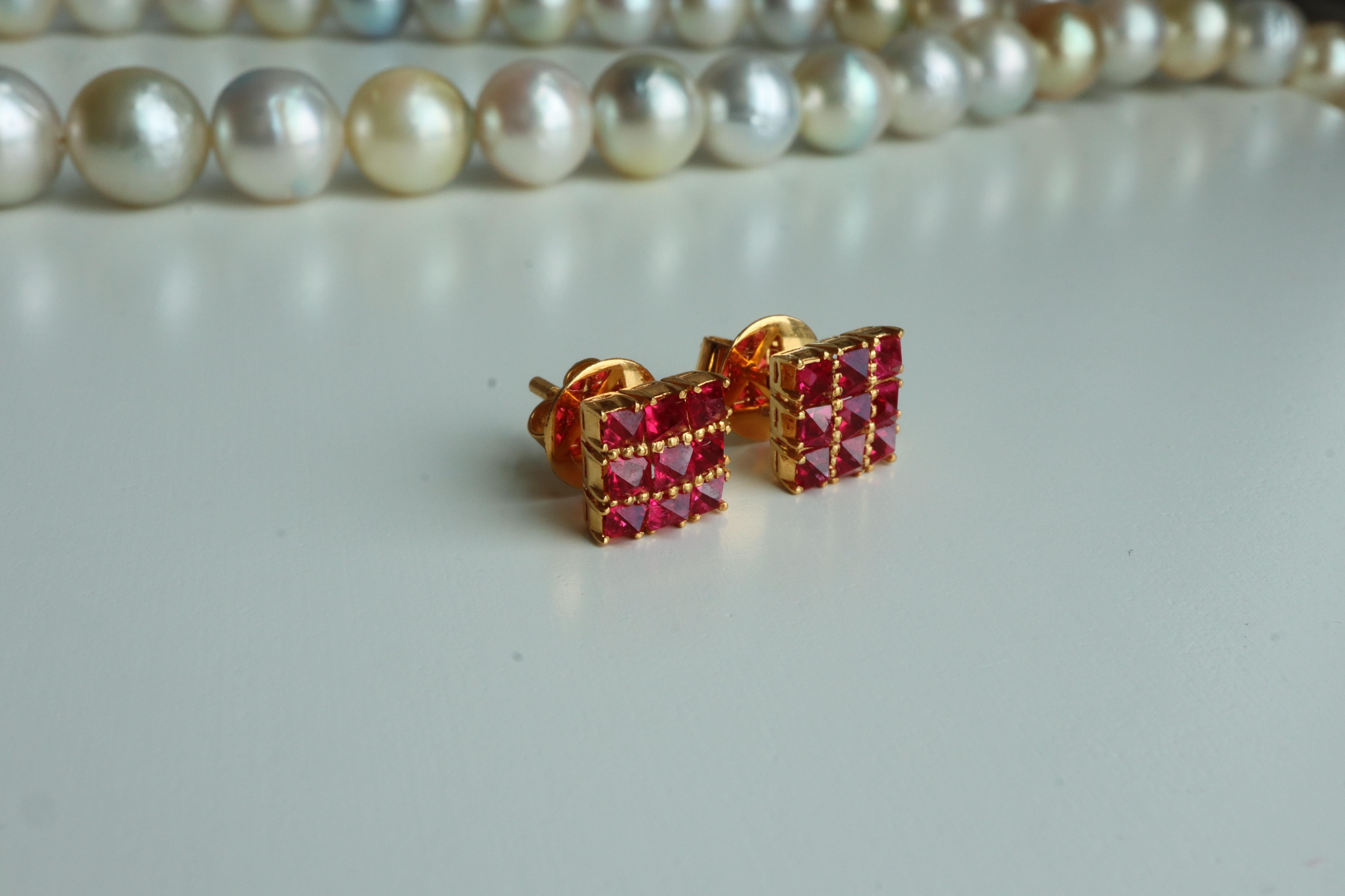 Ottagono Orecchino con spinello taglio angelo Jedi in oro massiccio 18k in vendita