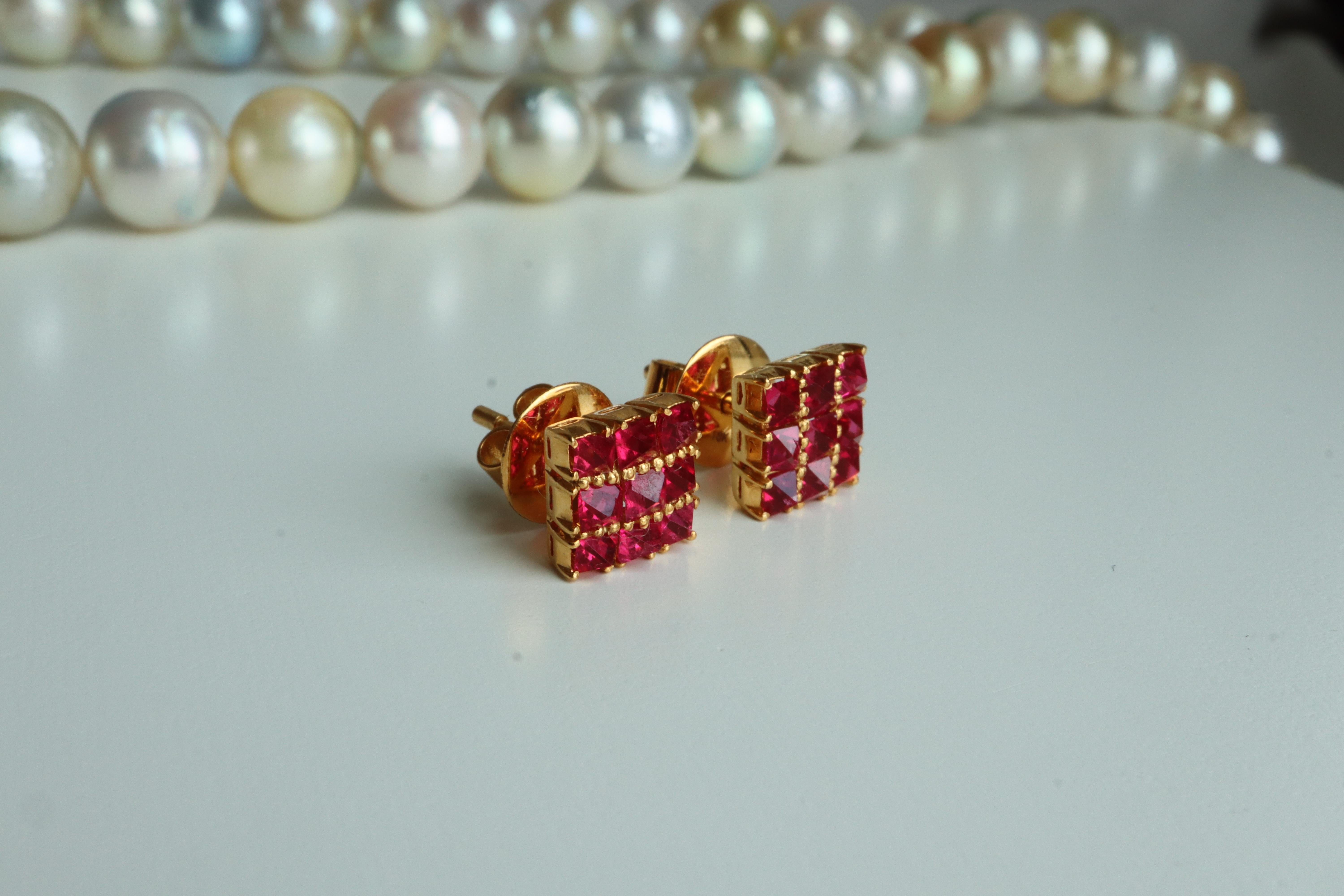 Donna Orecchino con spinello taglio angelo Jedi in oro massiccio 18k in vendita