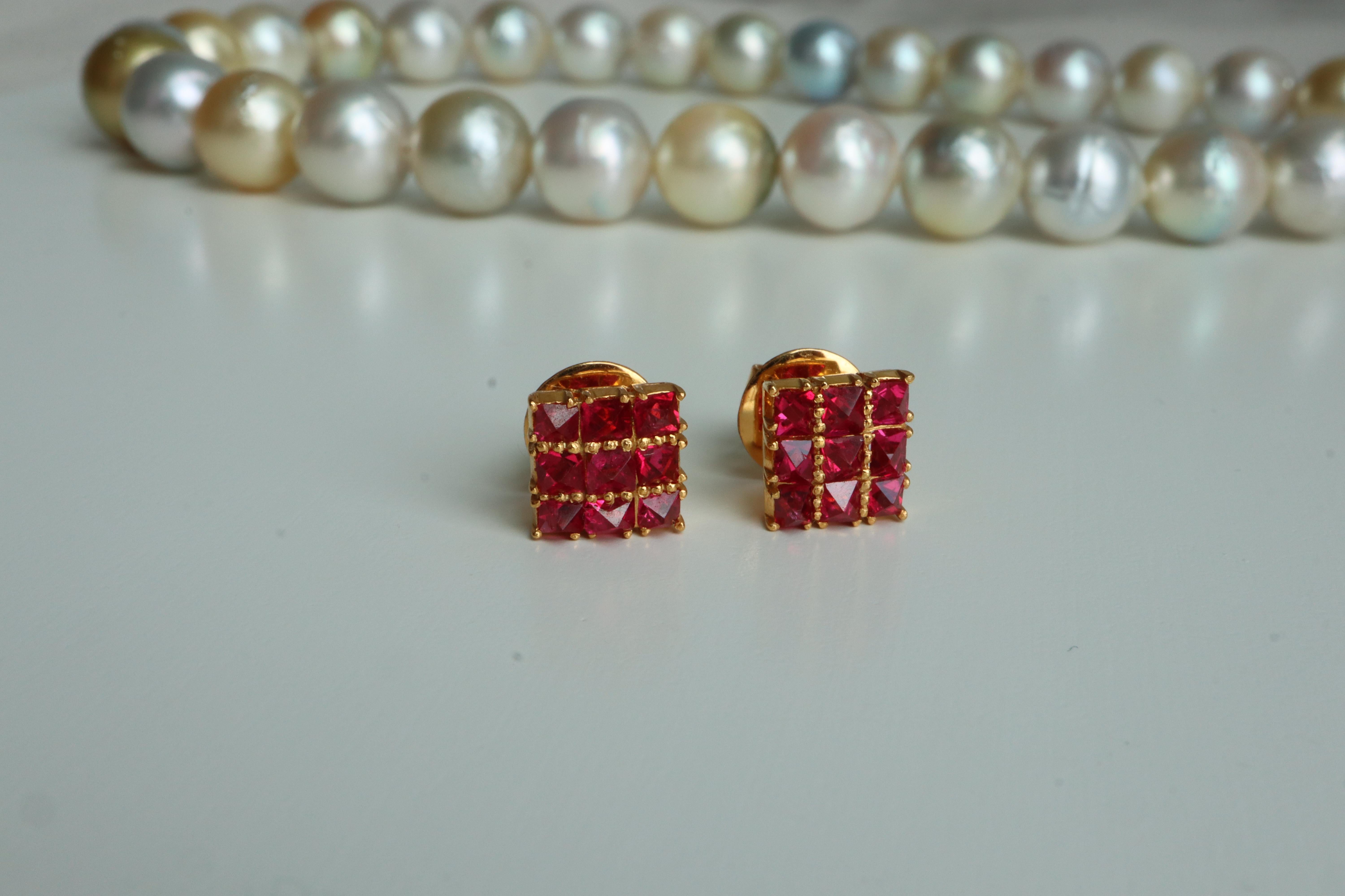Orecchino con spinello taglio angelo Jedi in oro massiccio 18k in vendita 3