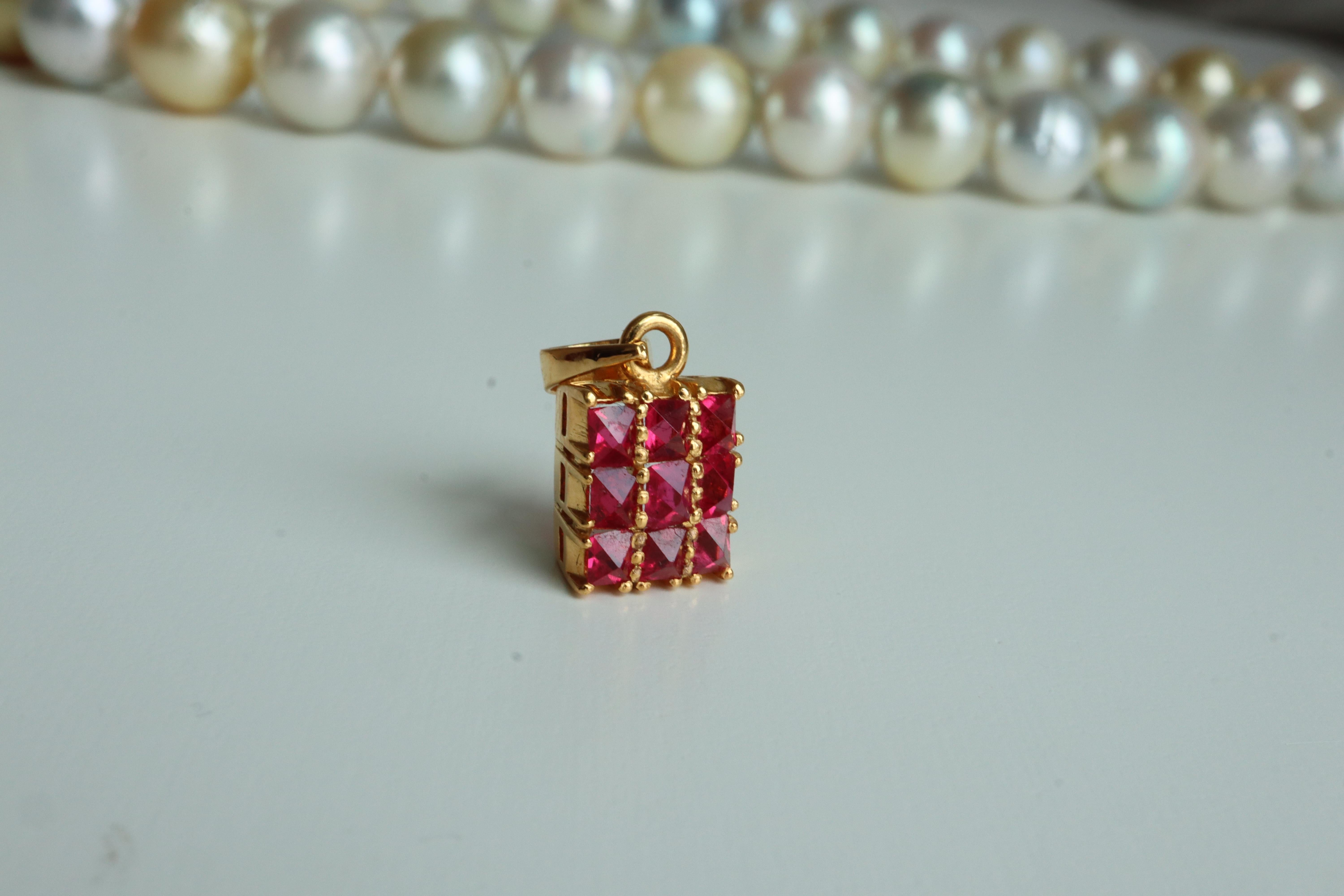 Jedi Angel Cut Spinell Anhänger in 18k massivem Gold im Zustand „Neu“ im Angebot in Singapore, SG