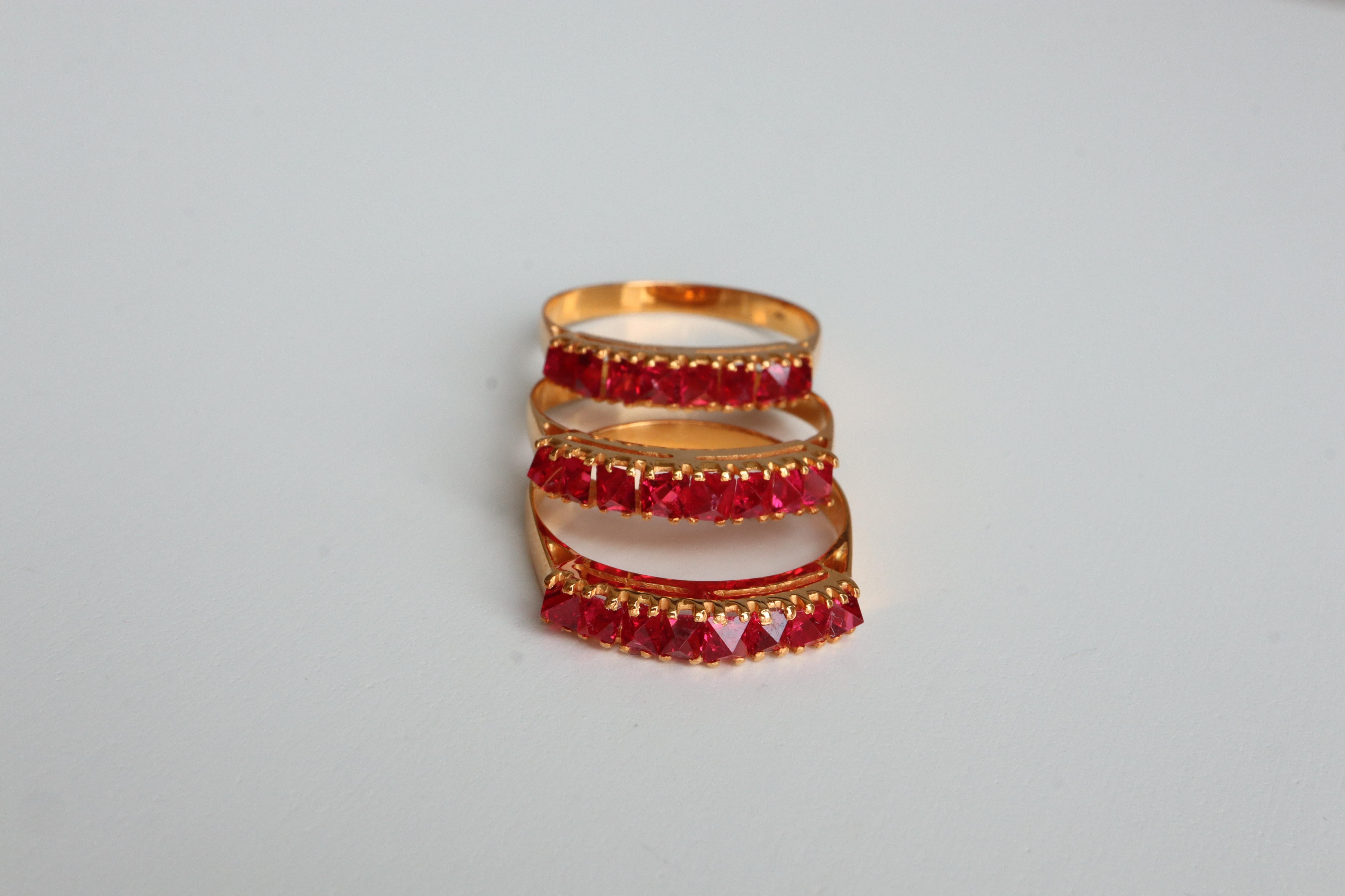 Anillo Jedi de espinela talla ángel en oro macizo de 18 quilates en venta 3
