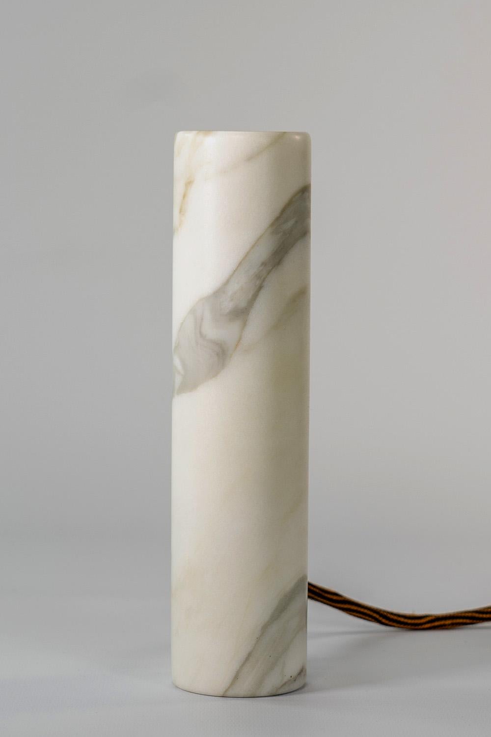 Lámpara de mesa Jedi de Carrara Home Design en Calacatta Marbel Italiano en venta