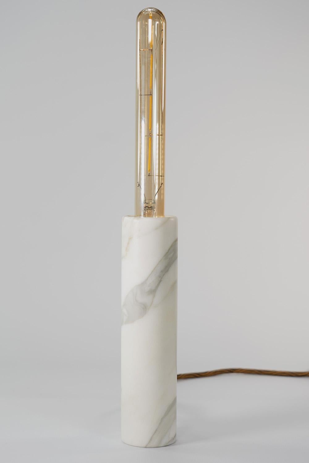 Carrara Home Design Jedi-Tischlampe in Calacatta Marbel (Italienisch) im Angebot