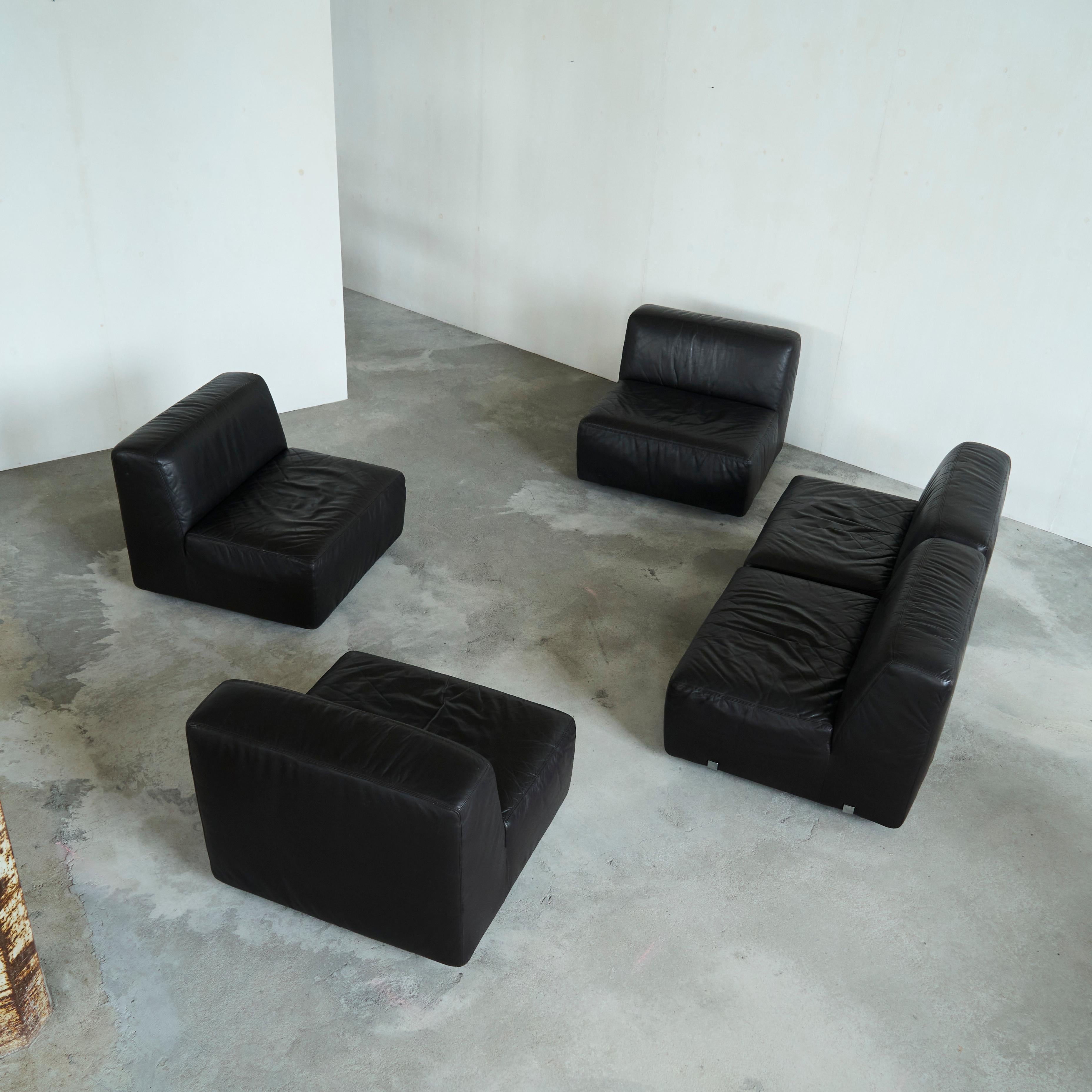 Ensemble de canapés sectionnels 'Jeep' en cuir par Durlet Belgique années 1970

Magnifique ensemble de canapé sectionnel 'Jeep' des années 1970 par le fabricant belge haut de gamme Durlet. Merveilleuses lignes simples et épurées et belles