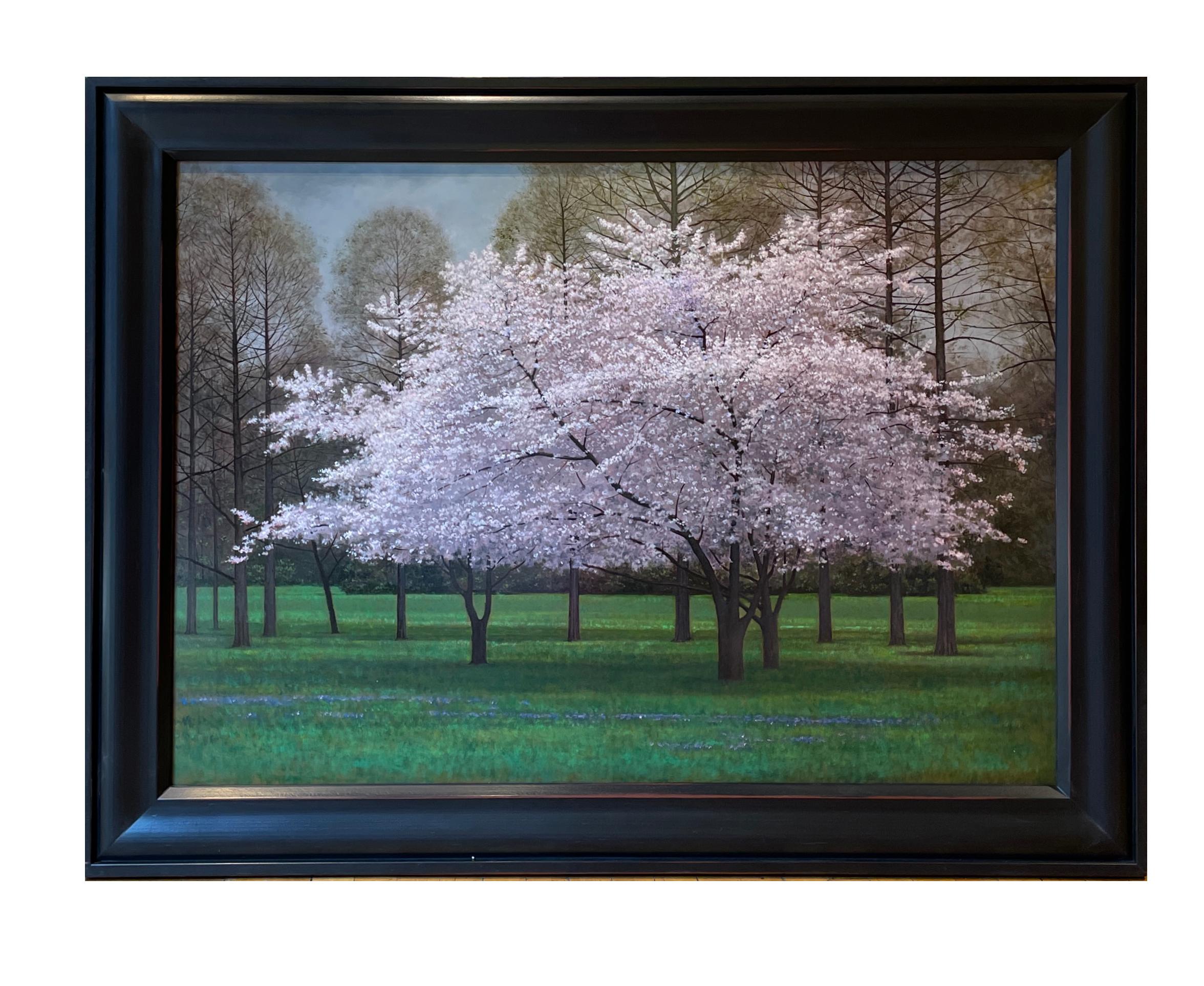 Schmetterling - Frühlingsblüten-Krabapfelbaum in grünem, grasbewachsenem Klarlack, Ölfarbe – Painting von Jeff Aeling
