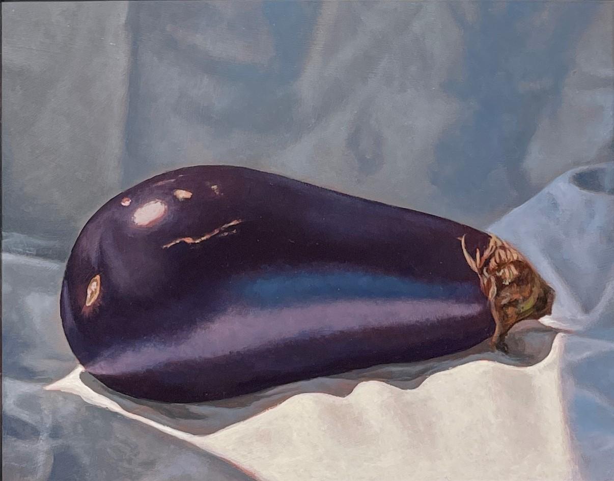 Aubergine - Nature morte avec une aubergine sur satin gris bleu, encadrée - Contemporain Painting par Jeff Aeling