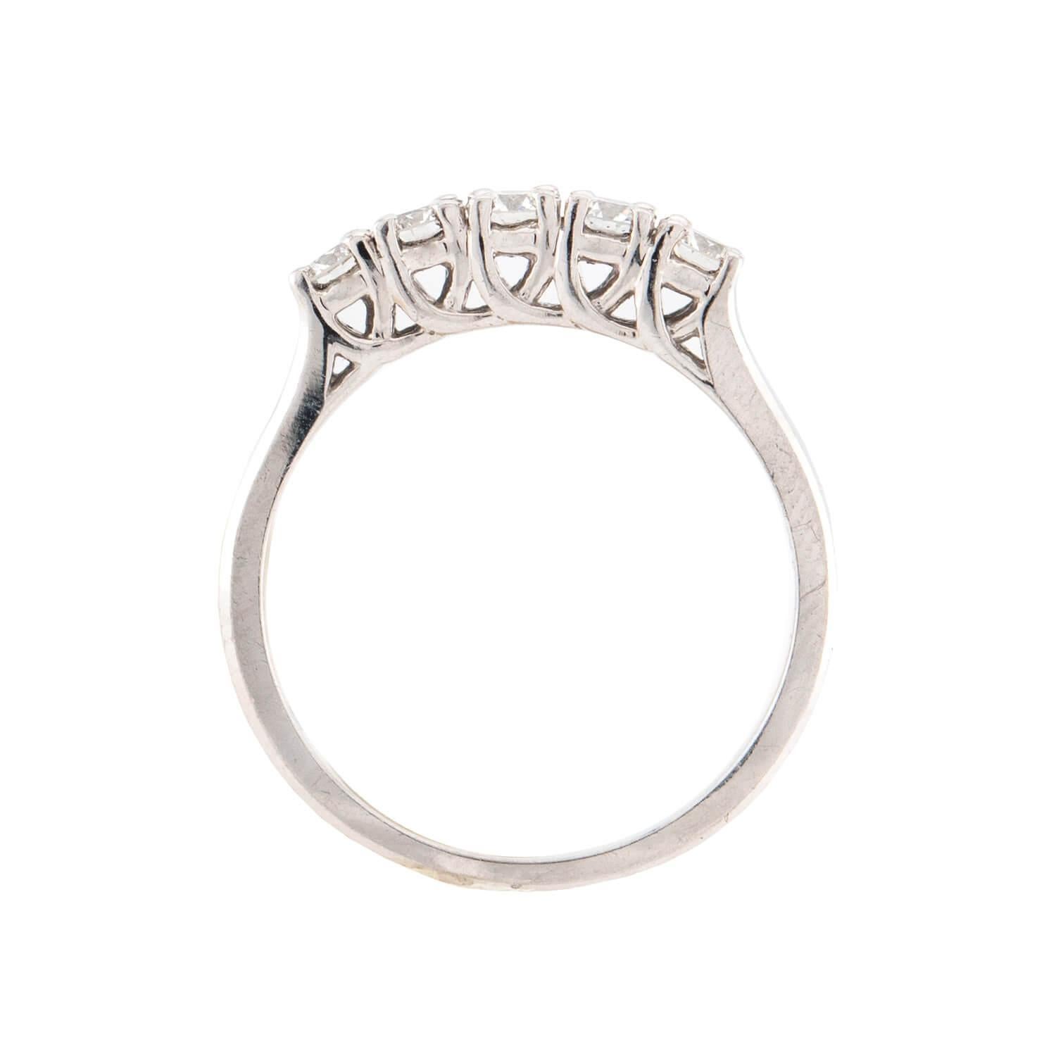 JEFF COOPER Anillo de cinco piedras con diamantes de 18 quilates Corte brillante en venta