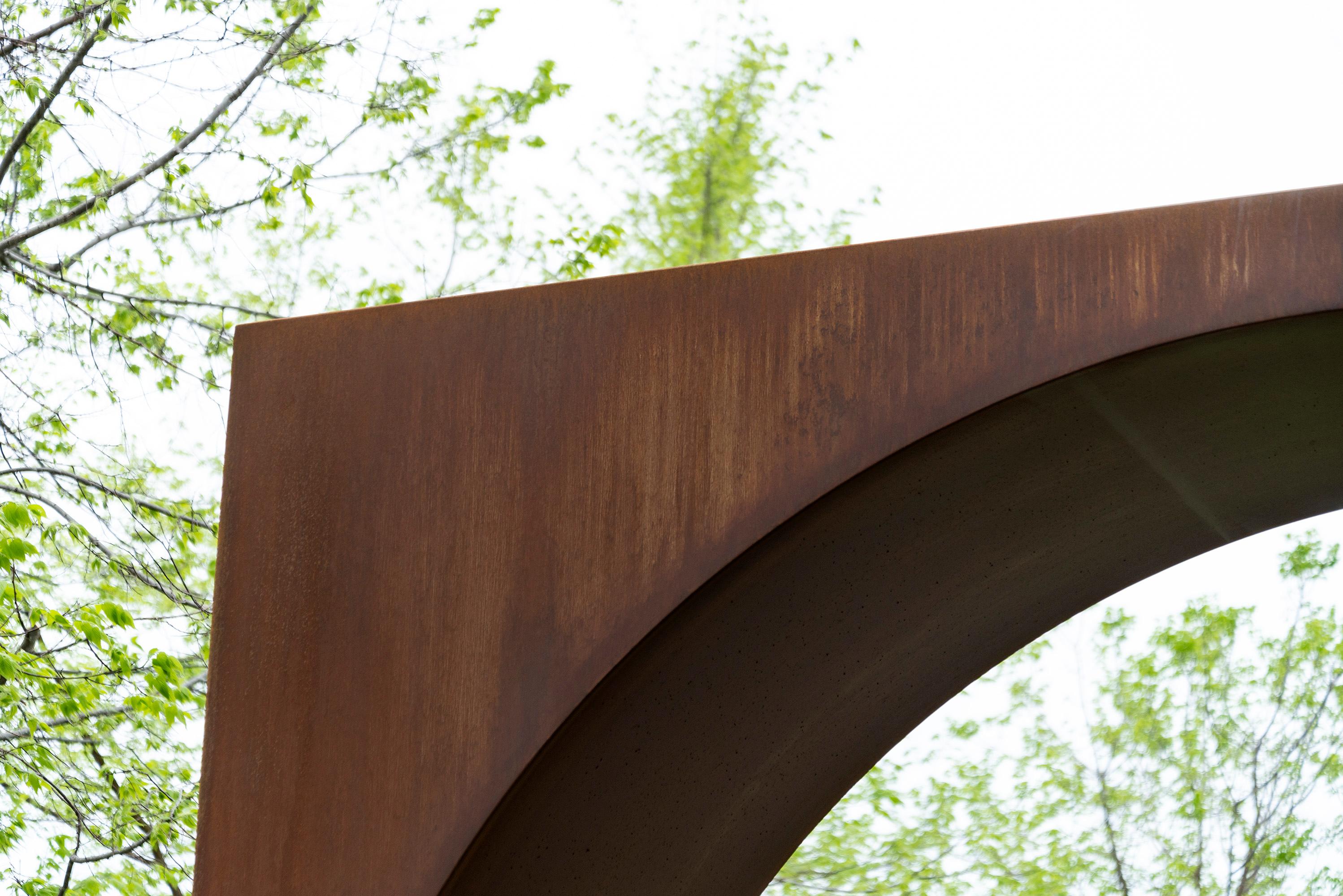 The Portal: World We See - scultura contemporanea, geometrica, astratta, in acciaio in vendita 1