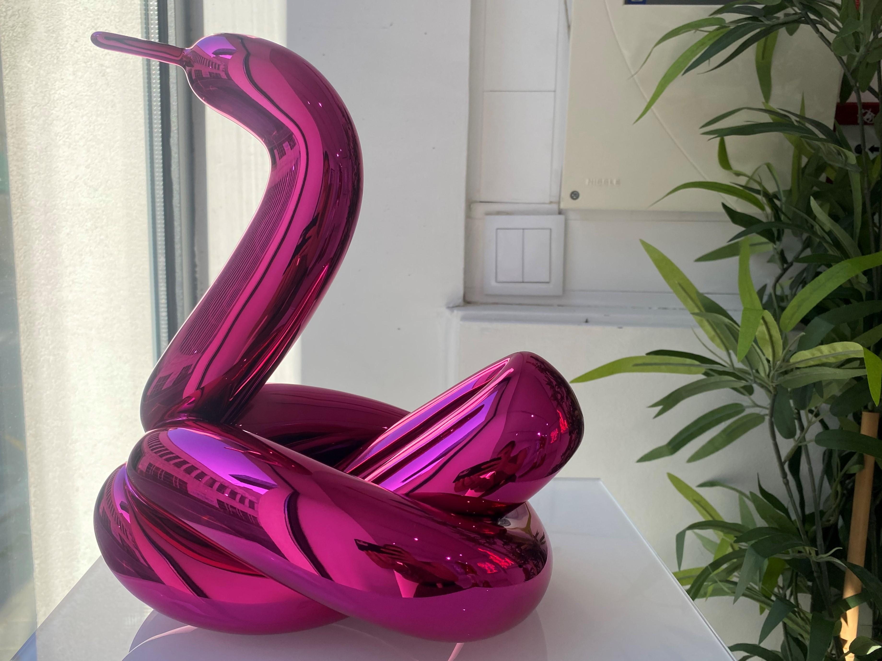 Ballon Swan Magenta - Contemporary Sculpture by Jeff Koons