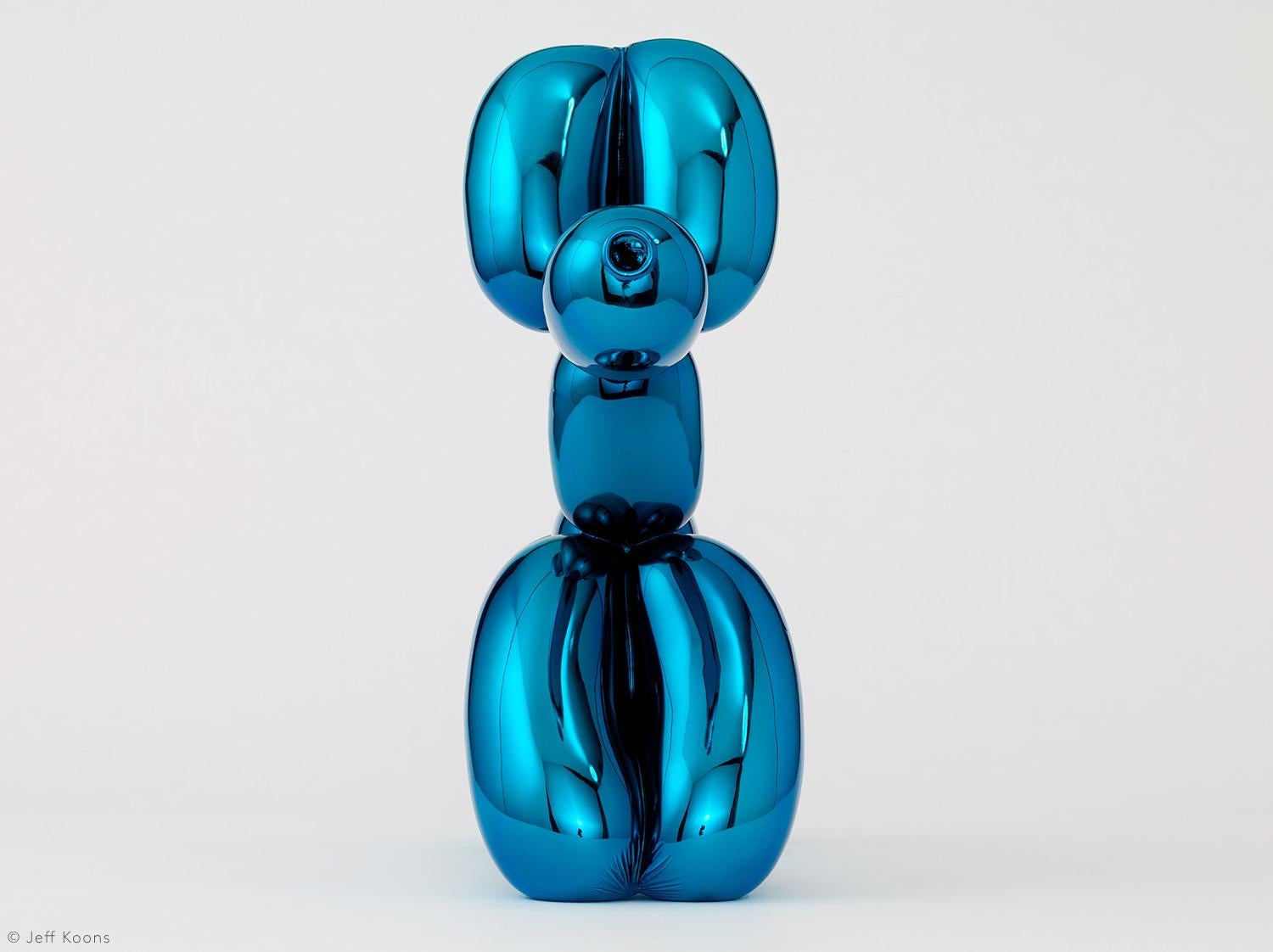 blue balloon dog sculpture