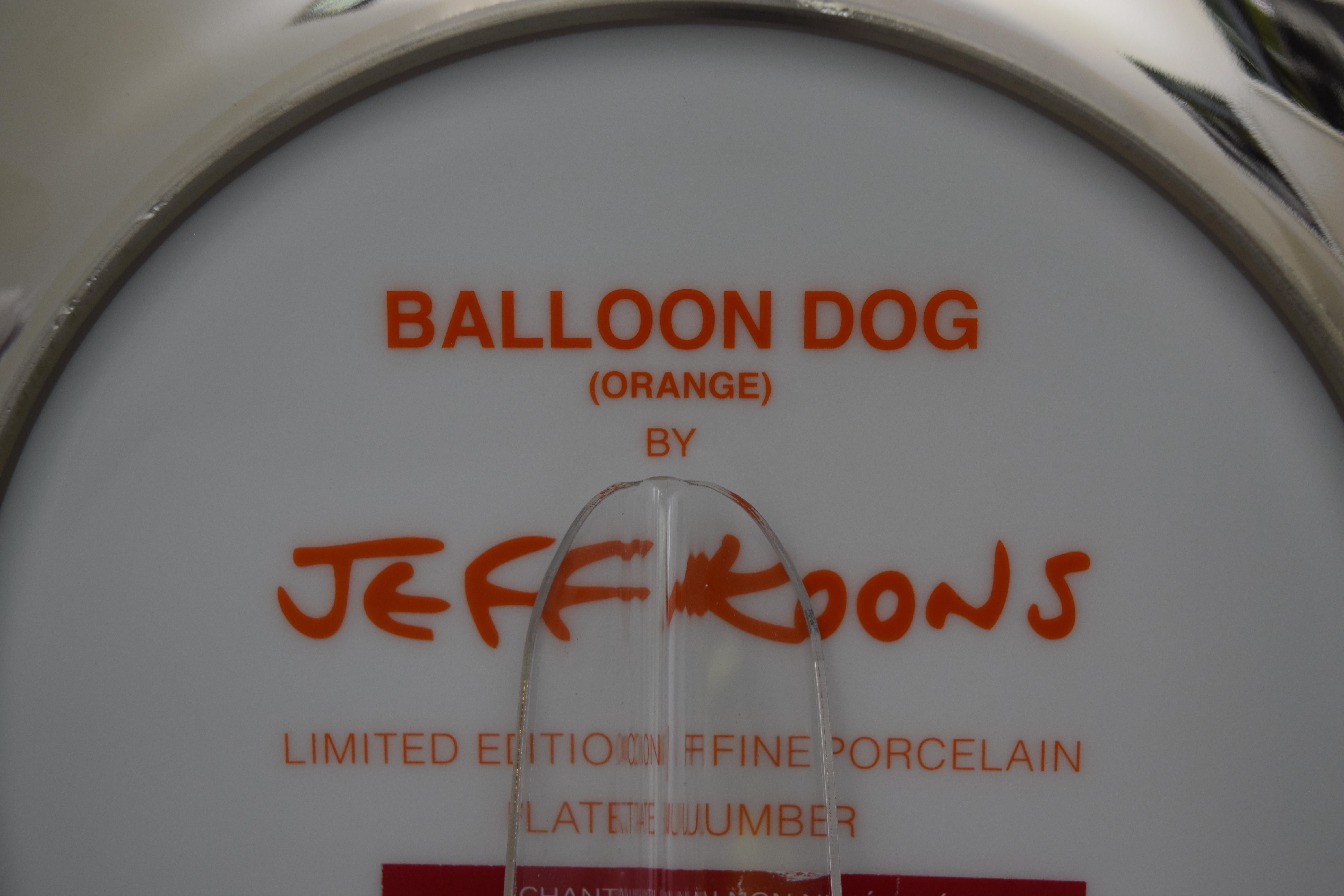 Perro Globo (Naranja) - Jeff Koons, Contemporáneo, Porcelana, Escultura, Decoración en venta 3