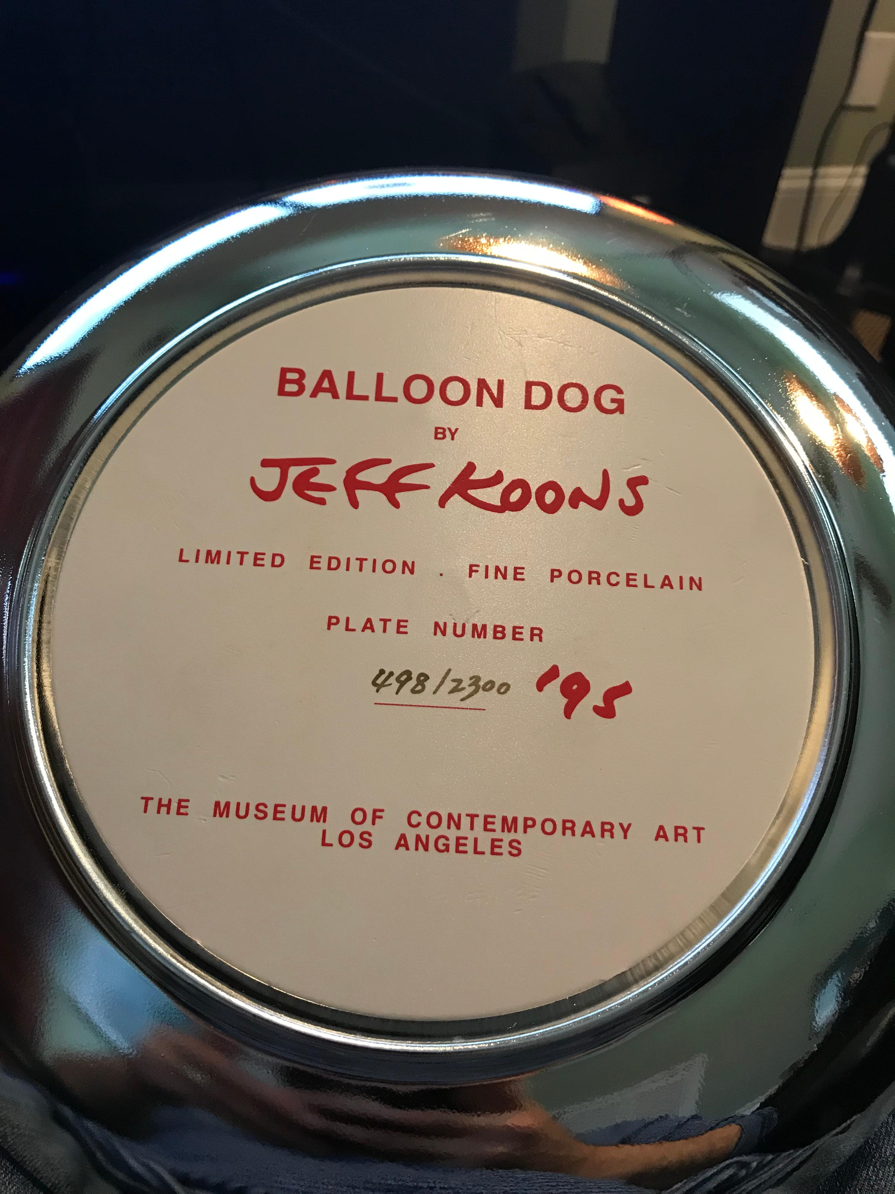 Balloon Dog (Red) - Sculpture by Jeff Koons