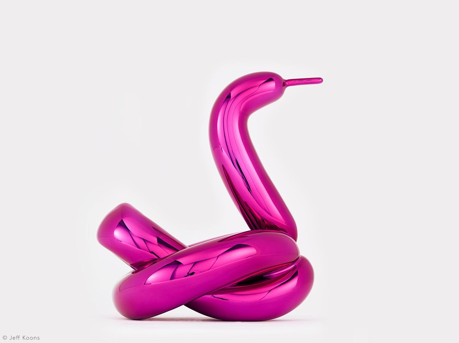Cigno a palloncino (Magenta) - Sculpture di Jeff Koons