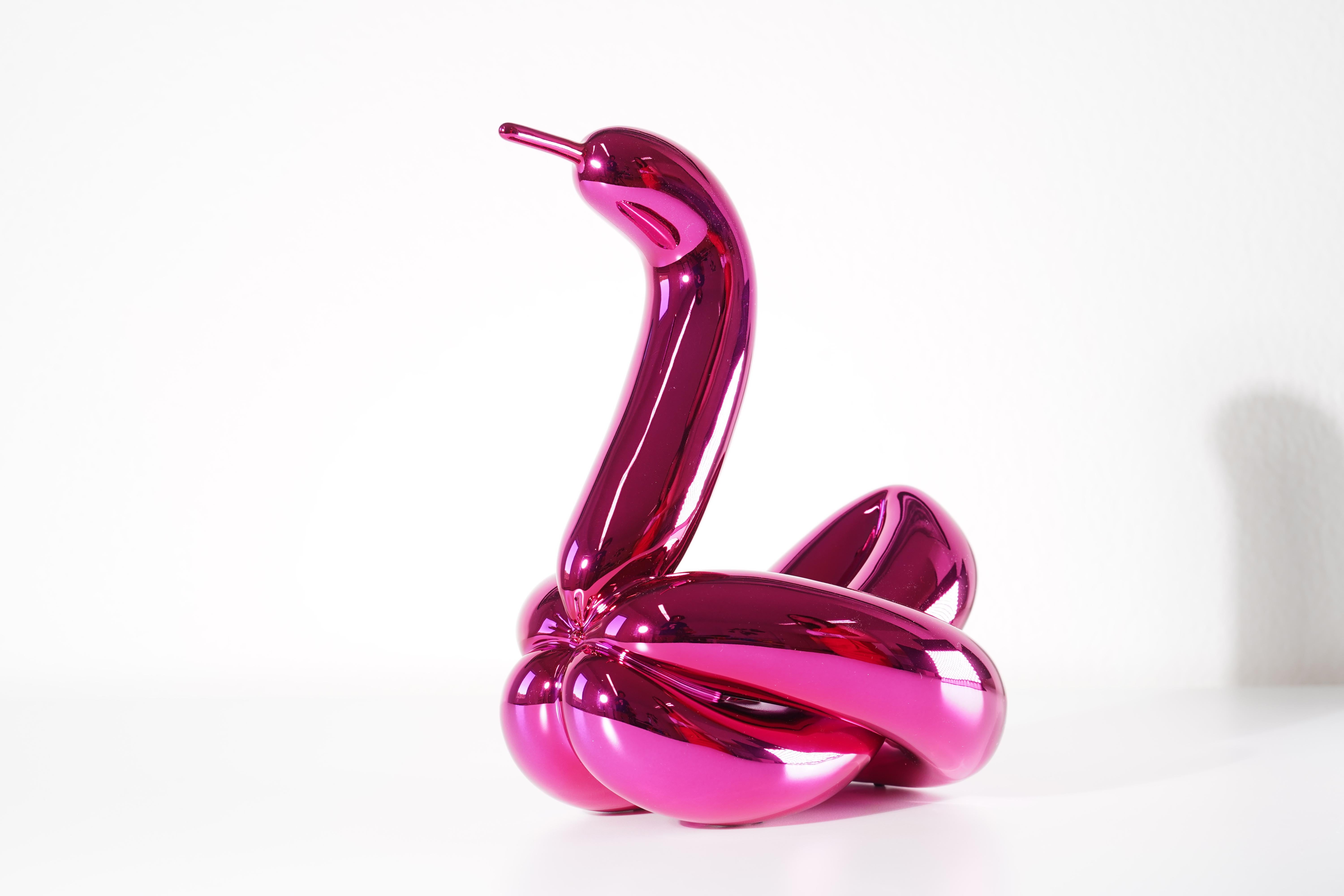 Balloon Swan (Magenta) - Jeff Koons, Contemporary, Porcelain, Sculpture, Decor 1