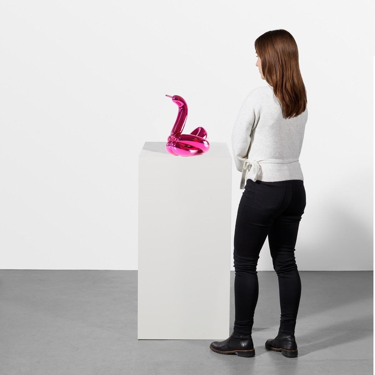 Balloon Swan (Magenta) - Jeff Koons, Contemporary, Porcelain, Sculpture, Decor 4