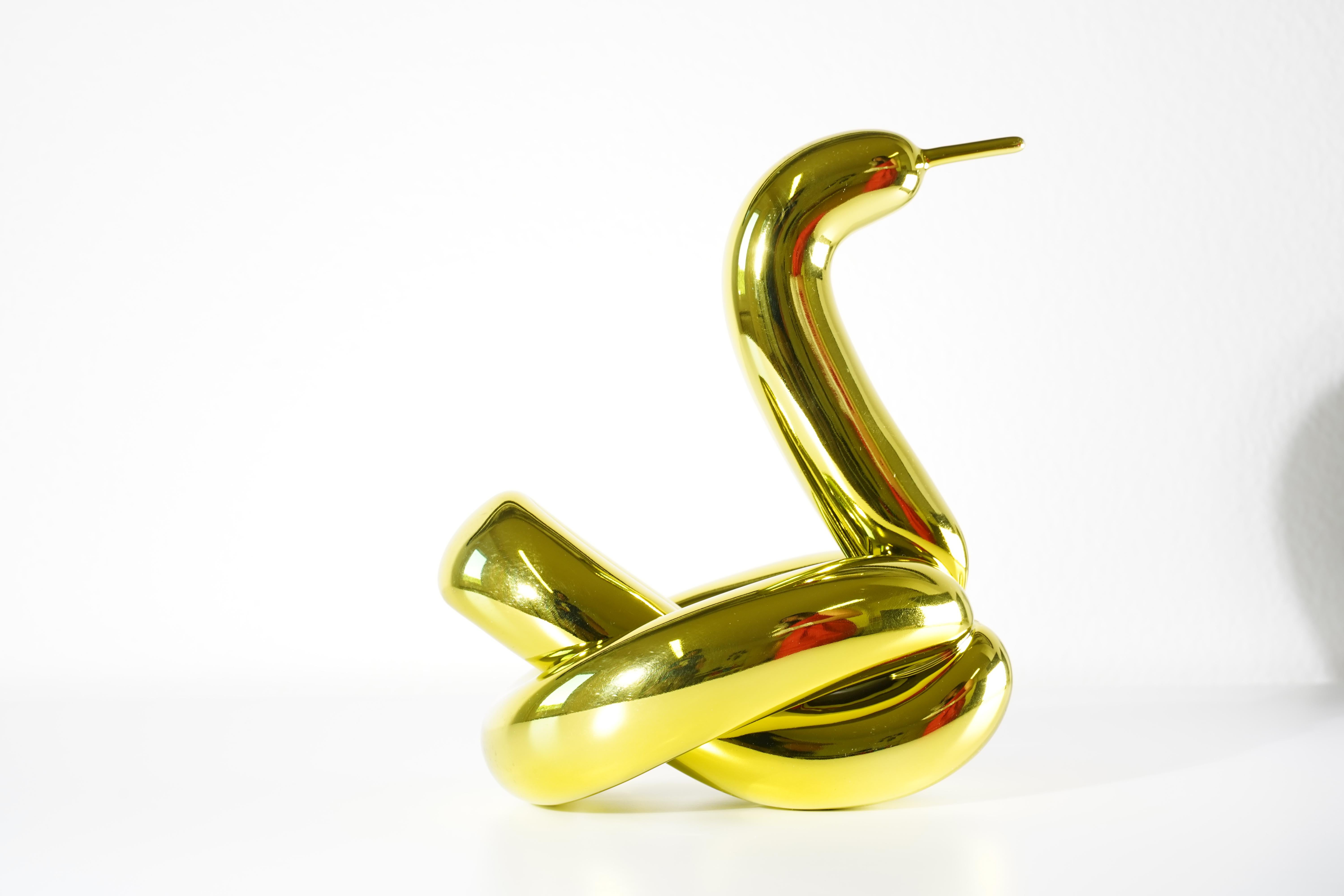 Swan en forme de ballon (jaune) - Jeff Koons, contemporain, porcelaine, sculpture en vente 2