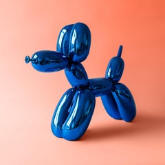 Scultura di cane con palloncino blu di Jeff Koons, Porcellana, Arte contemporanea