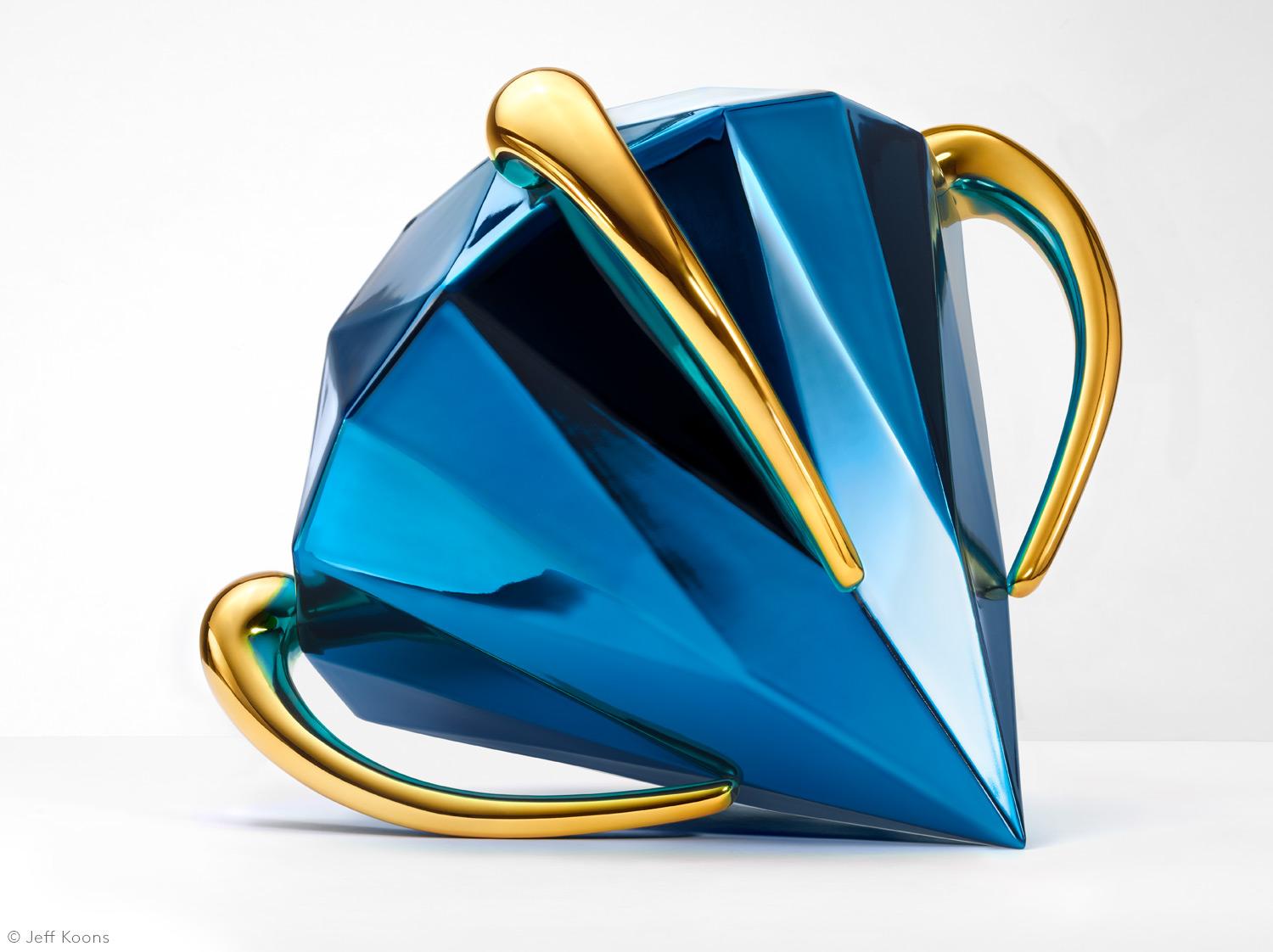 Artistics : Jeff Koons
Titre : Diamant (bleu)
Année : 2023
Support : Porcelaine avec revêtement chromatique métallique
Dimensions : 12 1/2 x 15 1/2 x 12 5/8 pouces (31.8 x 39.3 x 32.1 cm)
Édition : 599 ; Signature incisée, numéro d'édition, titre et