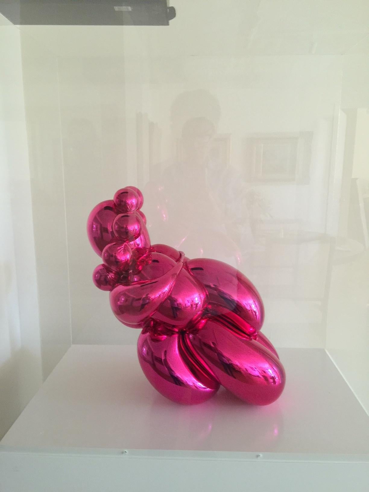 One of Jeff Koon's most well-known, and well collected, motifs is the balloon shape—a structure that Koons has recreated in steel, porcelain and resin over the years. This Balloon Venus sculpture was made in collaboration with Dom Pérignon Rosé and