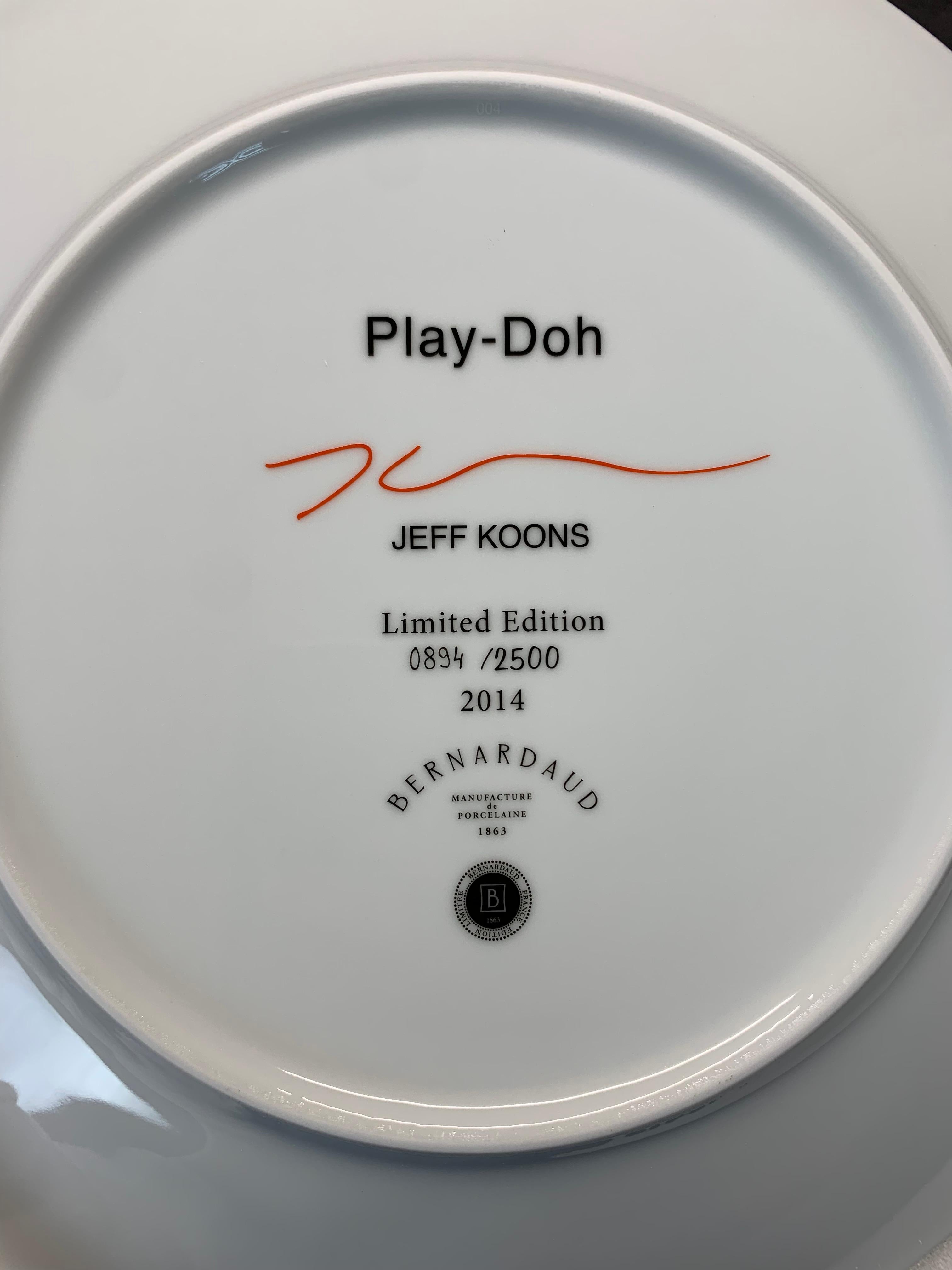 Assiette Coupe Play D'Oh de Jeff Koons,  Porcelaine de Limoges, Art Contemporary en vente 9