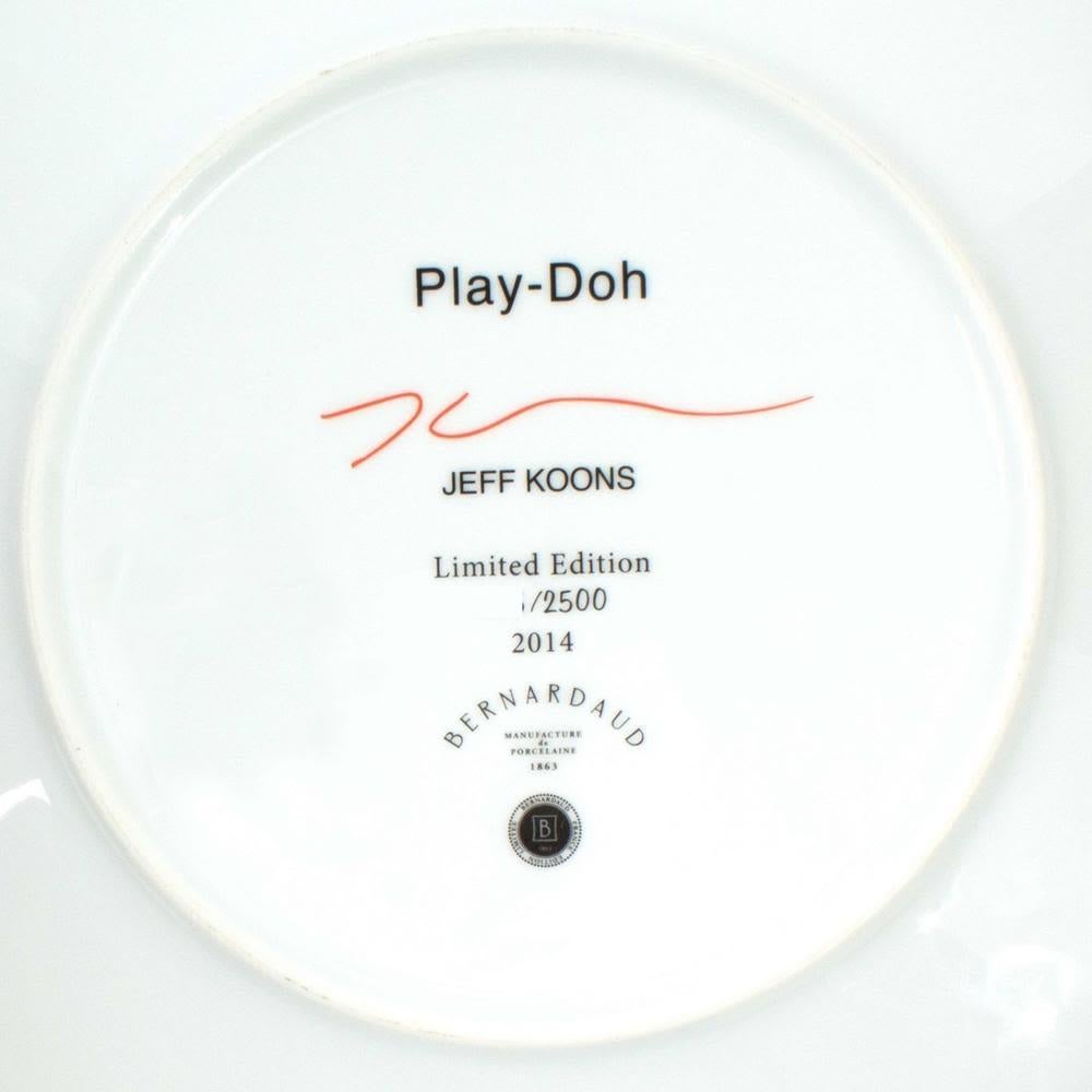 Assiette Coupe Play D'Oh de Jeff Koons,  Porcelaine de Limoges, Art Contemporary en vente 2