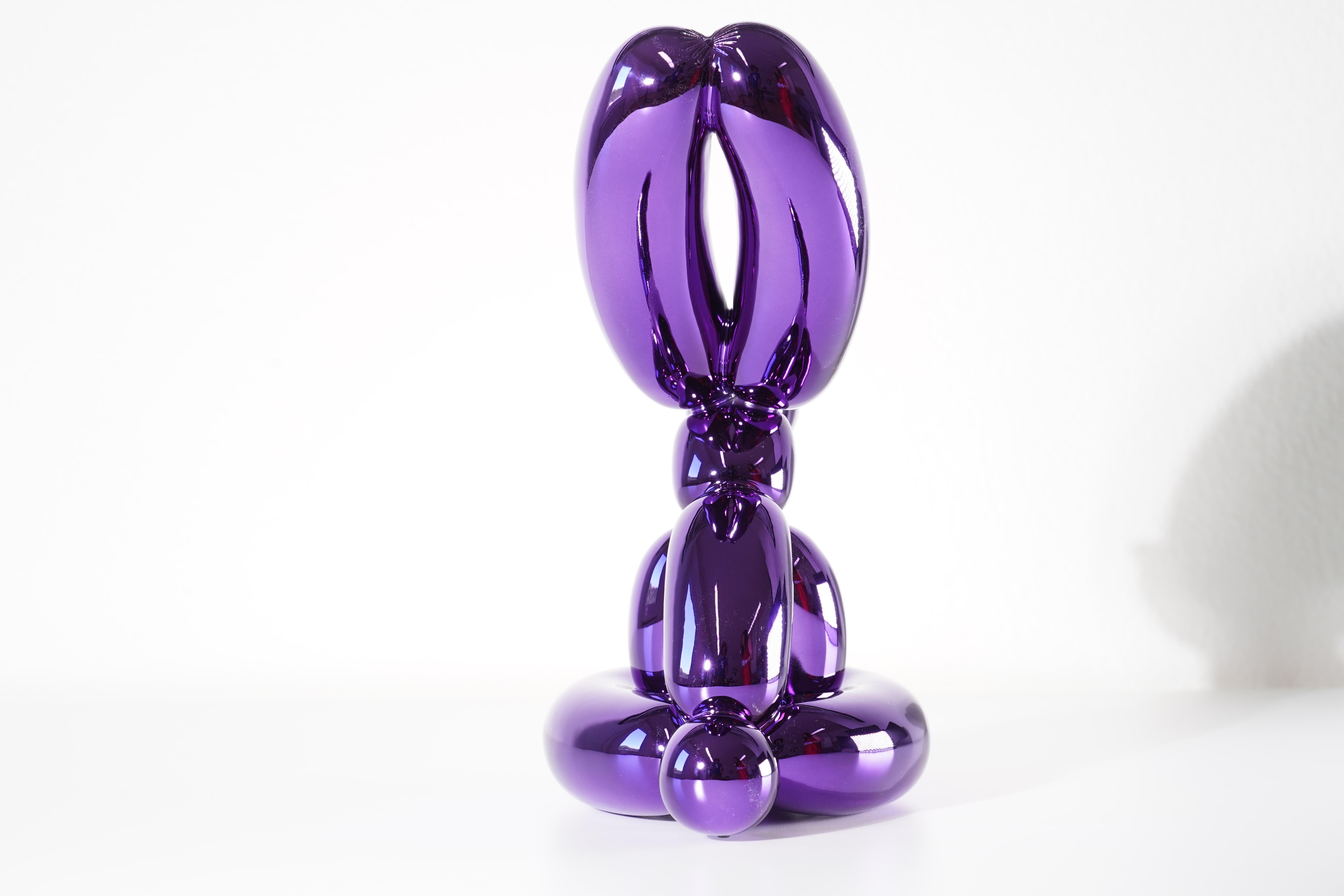 Violet Balloon Rabbit Iconic Sculpture by Jeff Koons, Porcelain, Contemporary  For Sale 1