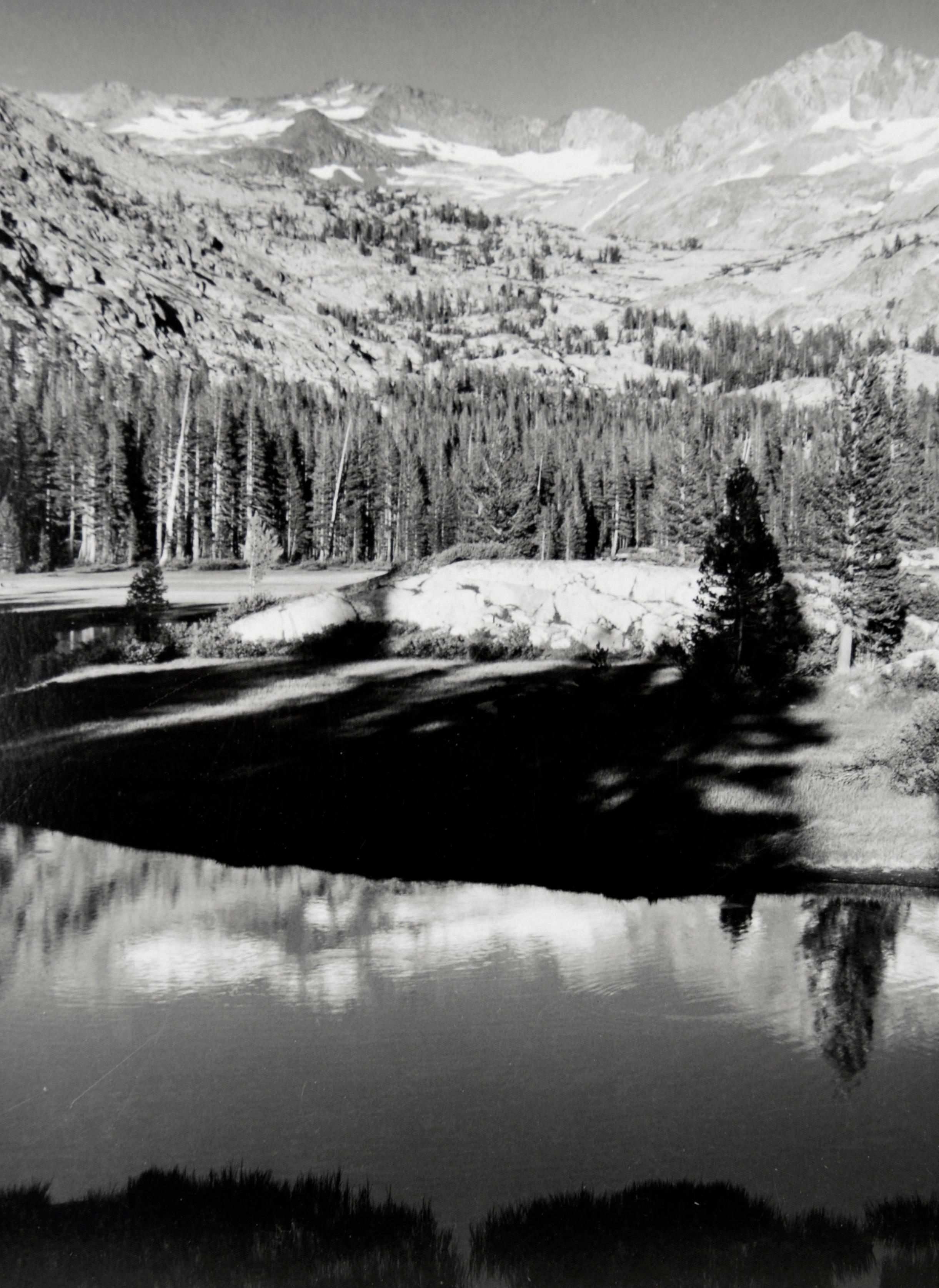 Schöne Schwarz-Weiß-Landschaftsfotografie mit dem Titel 