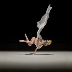 "Juno V" - 3-D motion lenticular figurative nude photo framed, Contemporary 