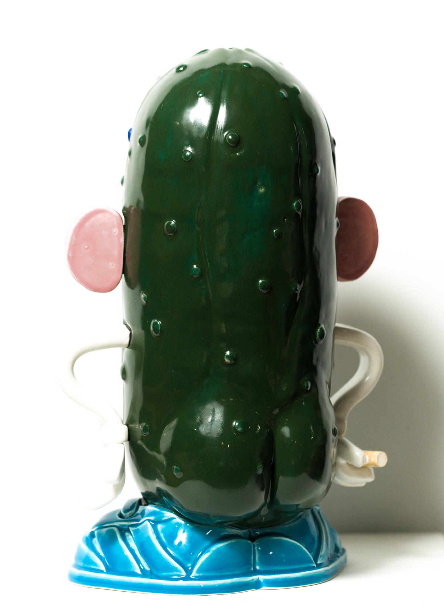 „Pretty Pickle“ Steingut, Keramik, Essen, Kinderspielzeugmotiv, Humor (Zeitgenössisch), Sculpture, von Jeff Rubio