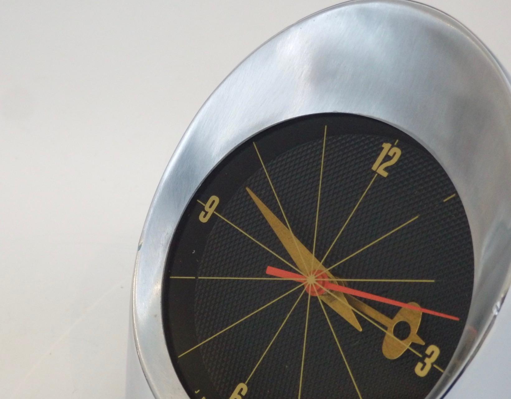 American Jefferson 500 Space Age Chrome Rocket Shape Desk Top Clock For Sale