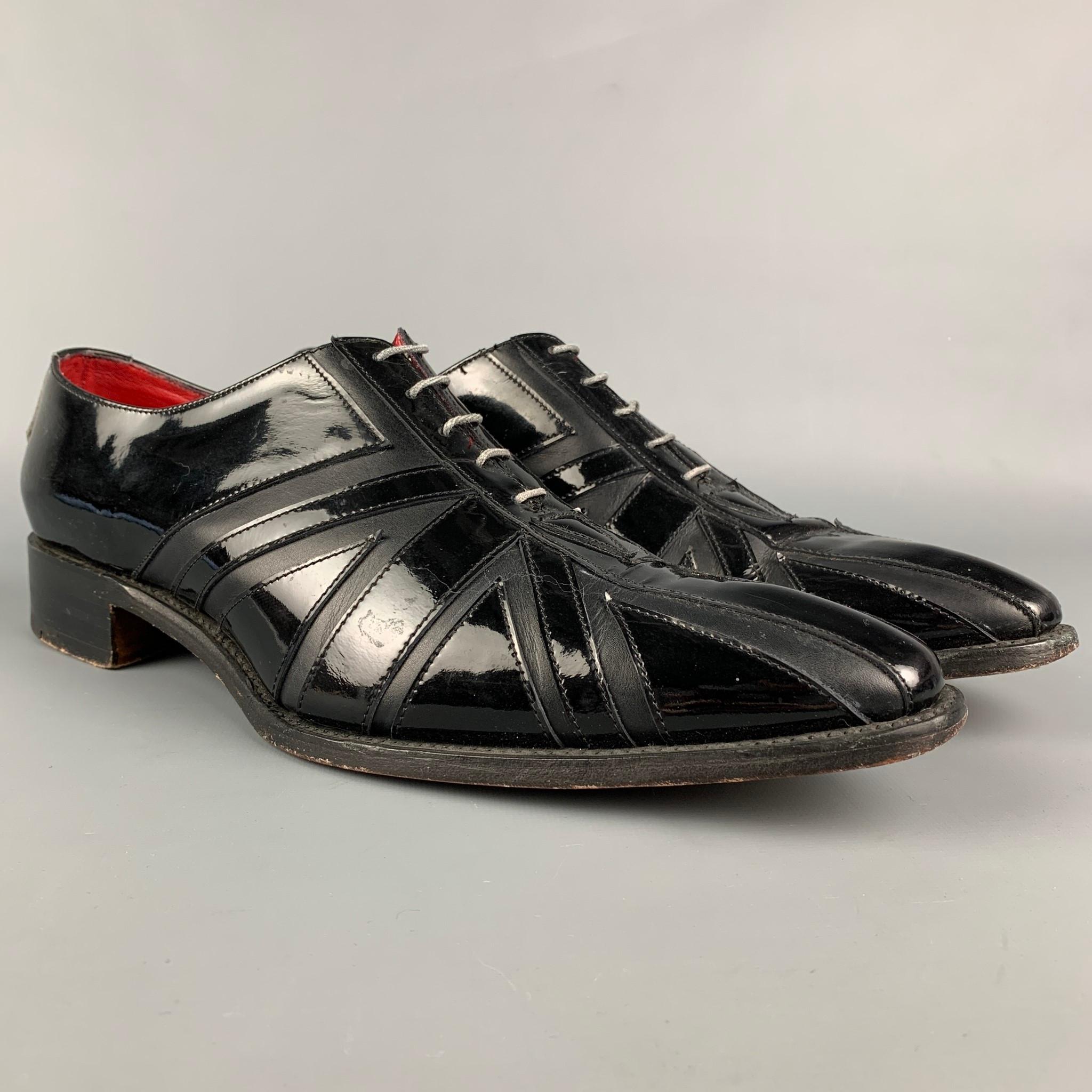 JEFFERY WEST shoes comes in a black leather with a patent leather trim featuring a lace up closure. Made in England.

Gopd Pre-Owned Condition. Mino
Marked: 3629J802 10

Outsole: 13.25 in x 4 in. 