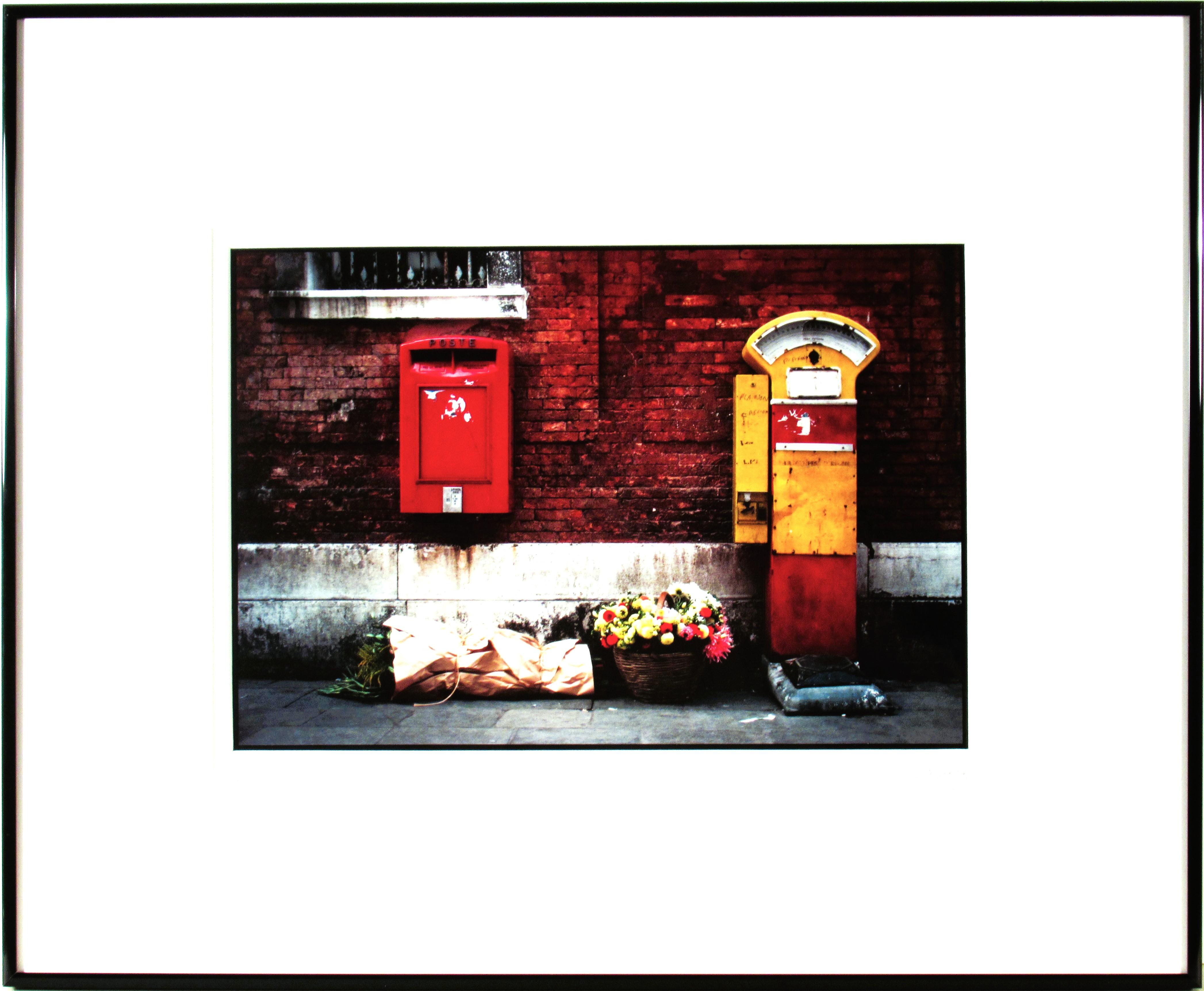Jeffrey Becom Color Photograph - Scale, Venice, italy