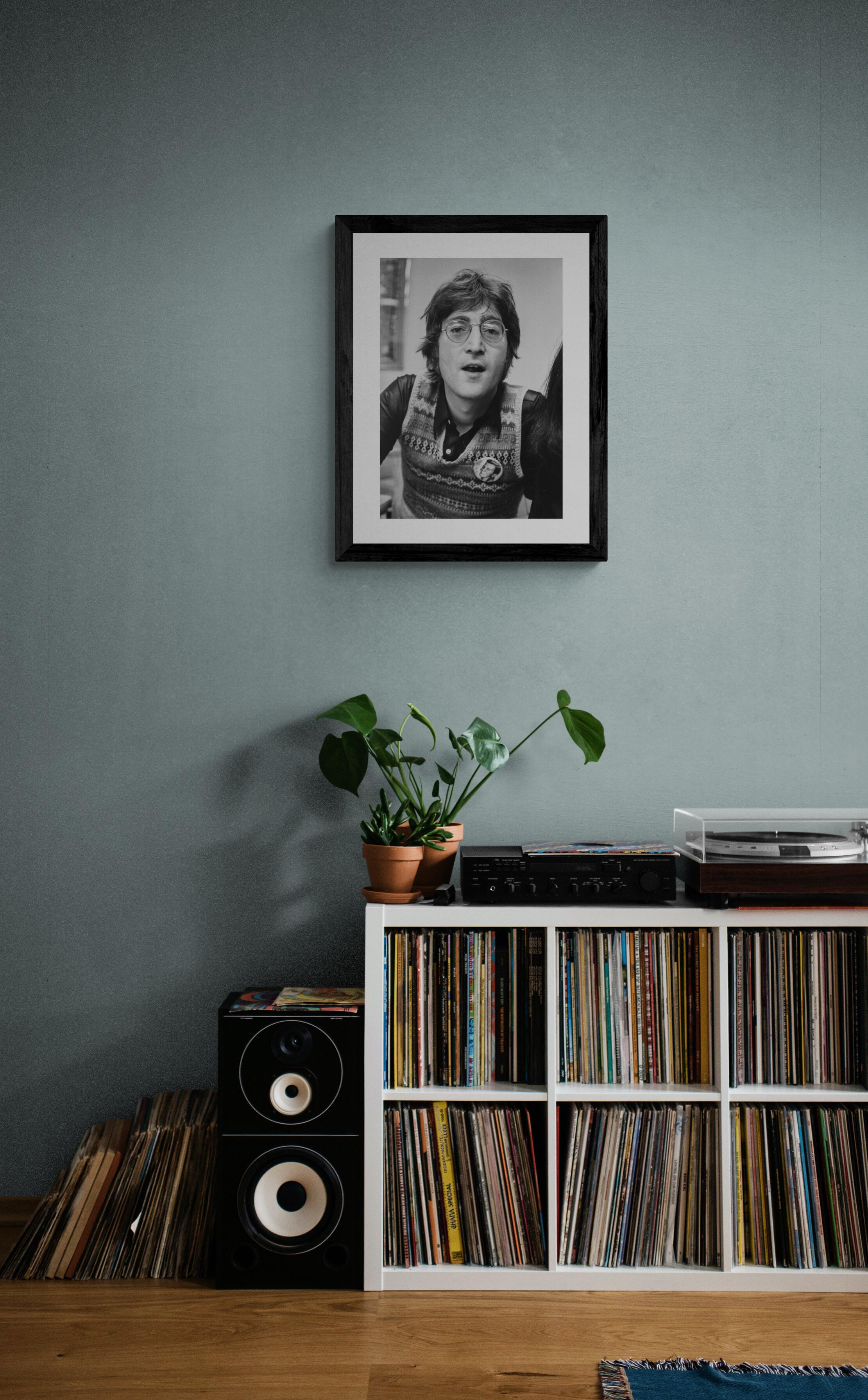 Portrait de John Lennon, photographie de roche par Jeffrey Mayer en vente 2