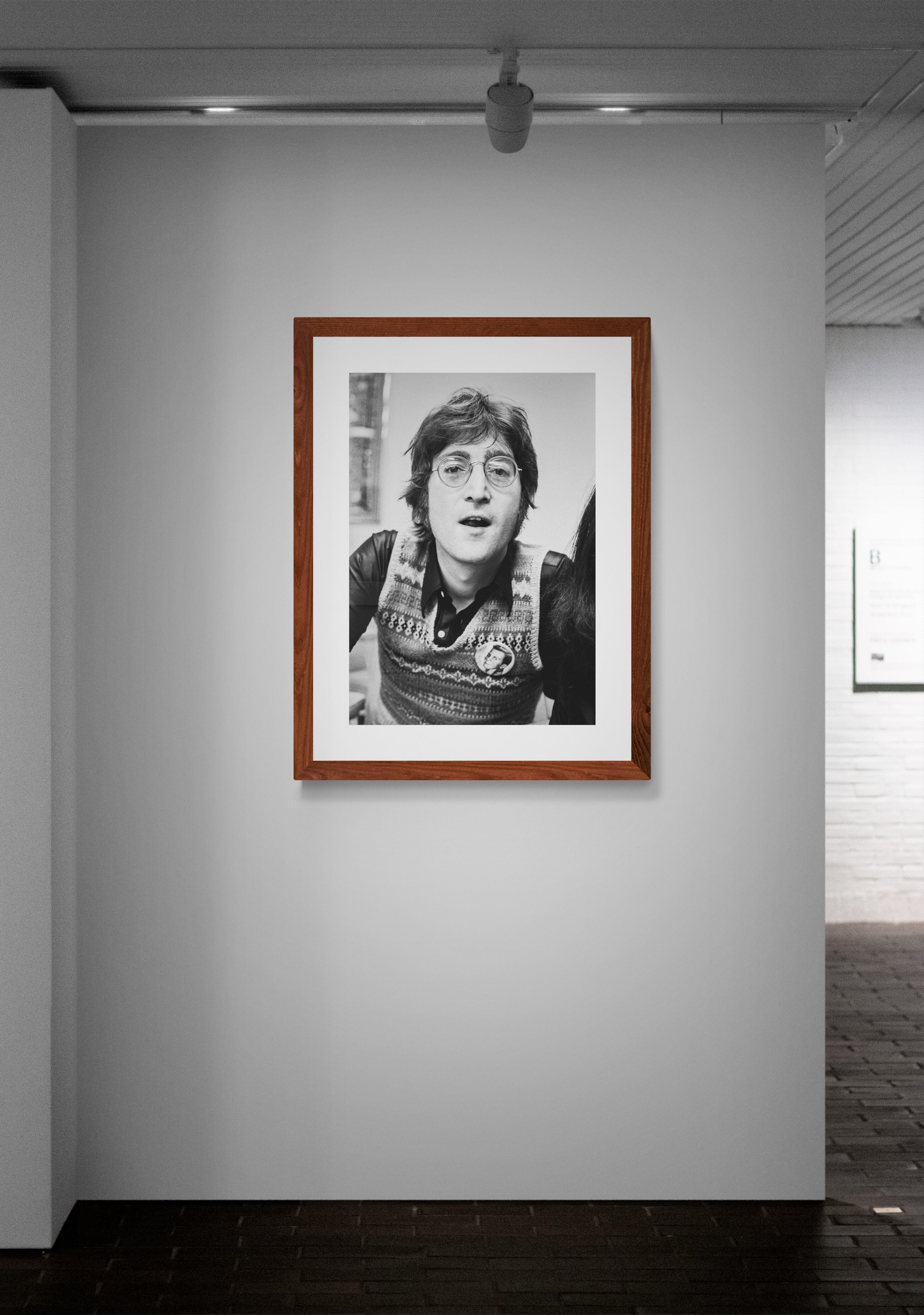 Portrait de John Lennon, photographie de roche par Jeffrey Mayer en vente 7