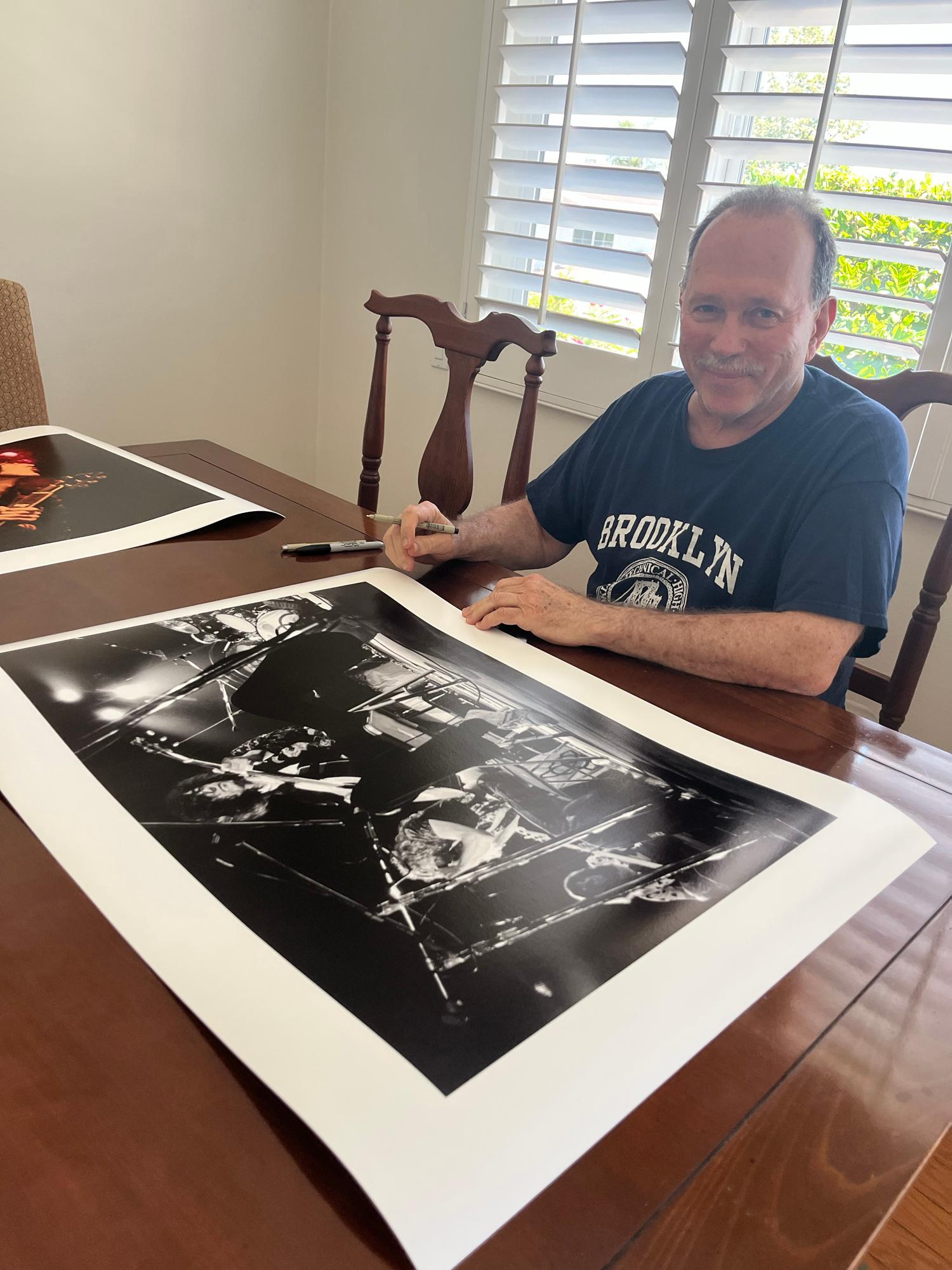 Led Zeppelin Photo #B4 - Photo inédite de Zeppelin en concert - Autres styles artistiques Photograph par Jeffrey Mayer