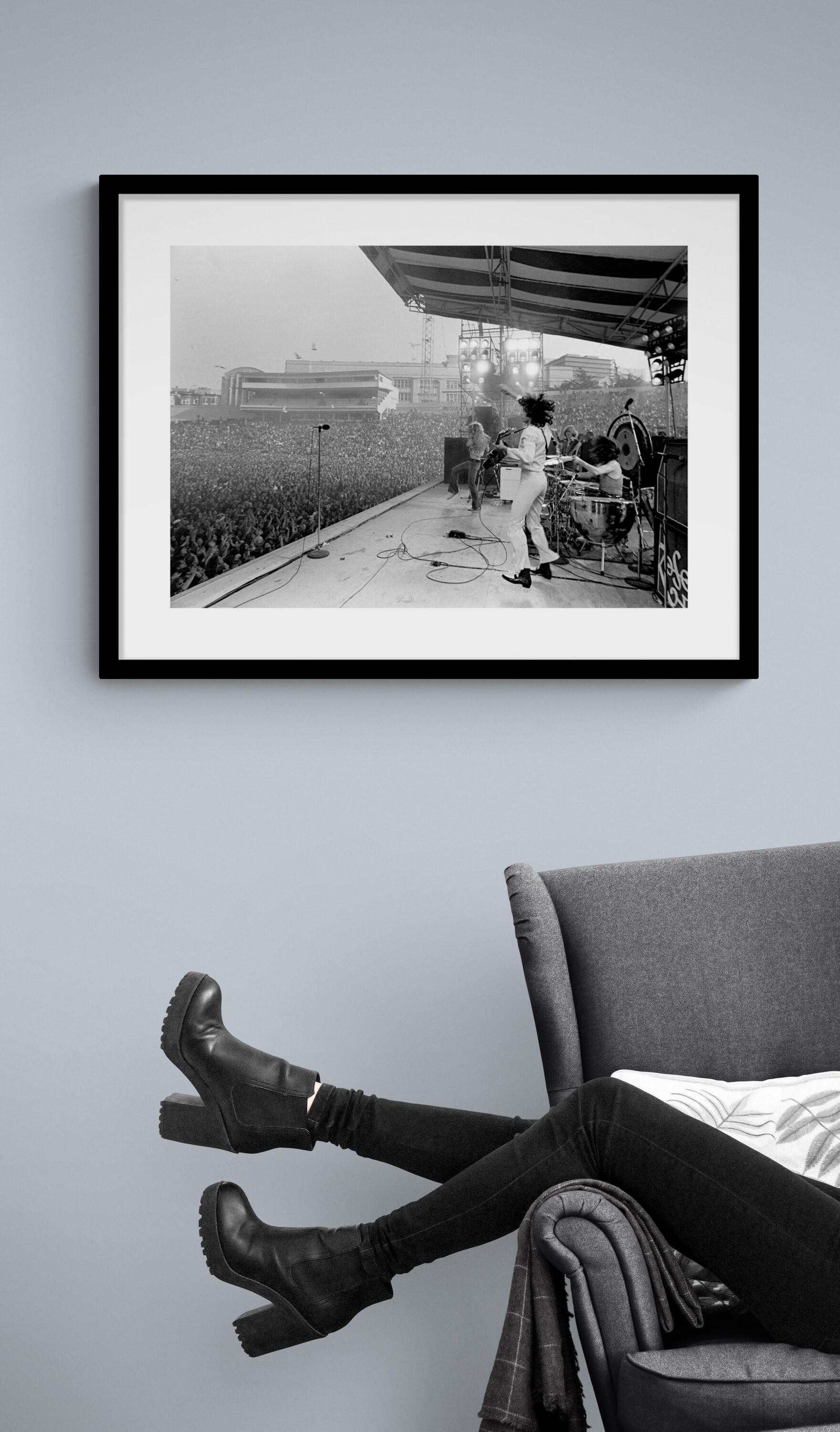 Led Zeppelin Photot #C4 Kezar Stadium - Toma nunca vista en el escenario del Kezar enSF - Photograph de Jeffrey Mayer