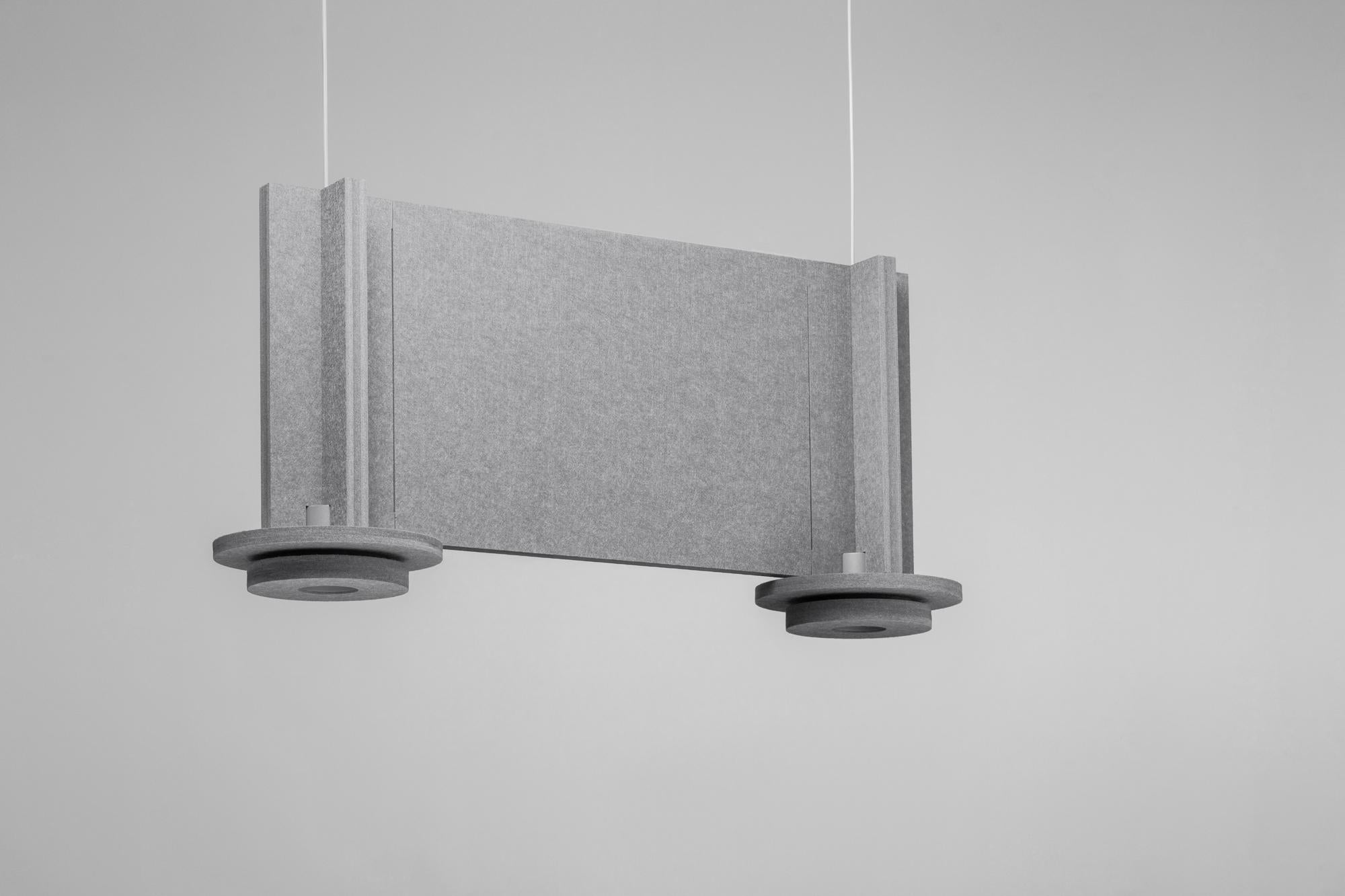 Lampada a sospensione Jeffrey Panel Grey di +kouple
Dimensioni: L 60 x H 41,5 cm.
Materiali: Poliestere riciclato (feltro PET) e acciaio verniciato a polvere.

Tutte le nostre lampade possono essere cablate a seconda del Paese. Se viene venduto