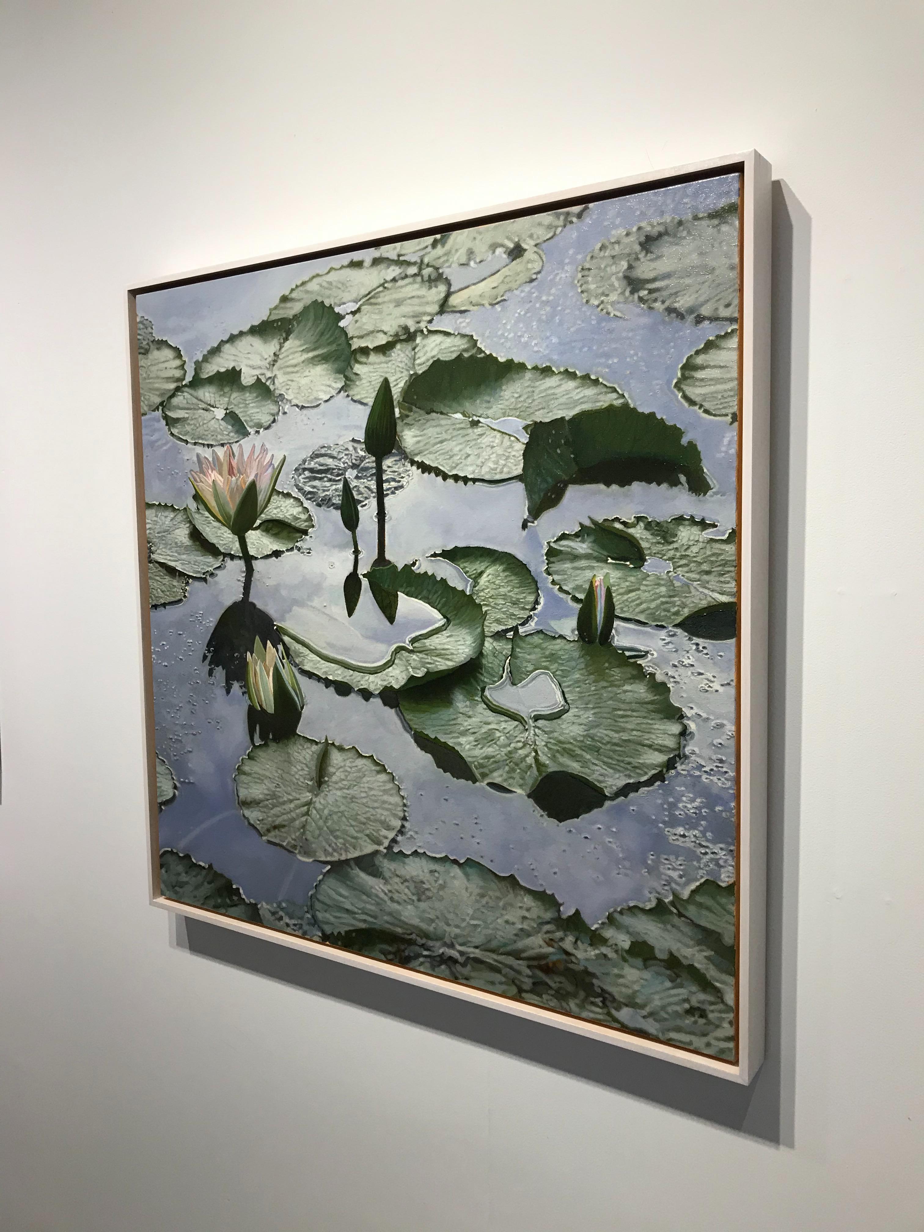 „Lilies After the Rain“, fotorealistisches Ölgemälde auf Leinwand, gerahmt in Kiefernholz (Zeitgenössisch), Painting, von Jeffrey Vaughn