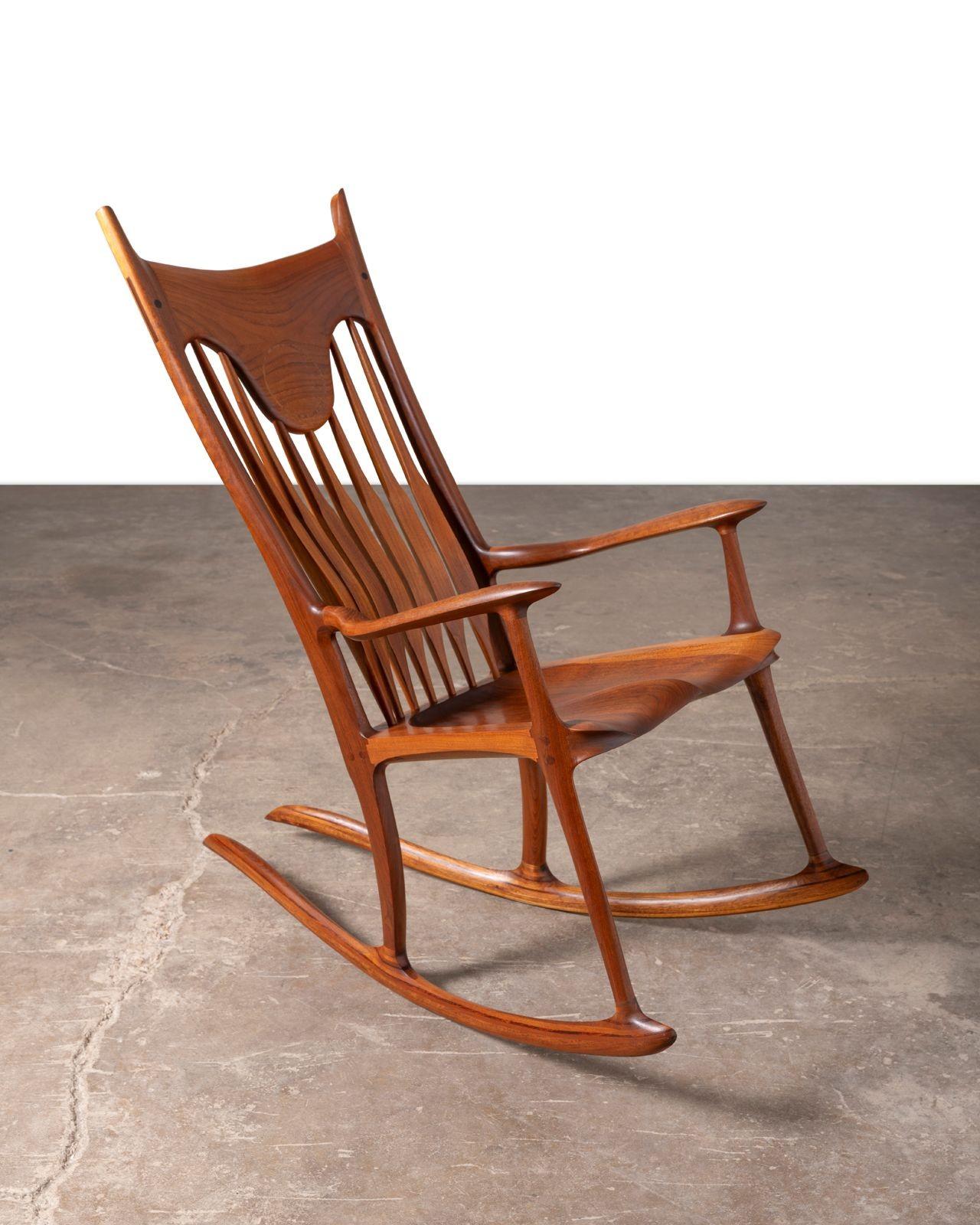 Chaise à bascule en noyer noir de Californie fabriquée à la main par Jeffry Mann Studio A 1985 en vente 2