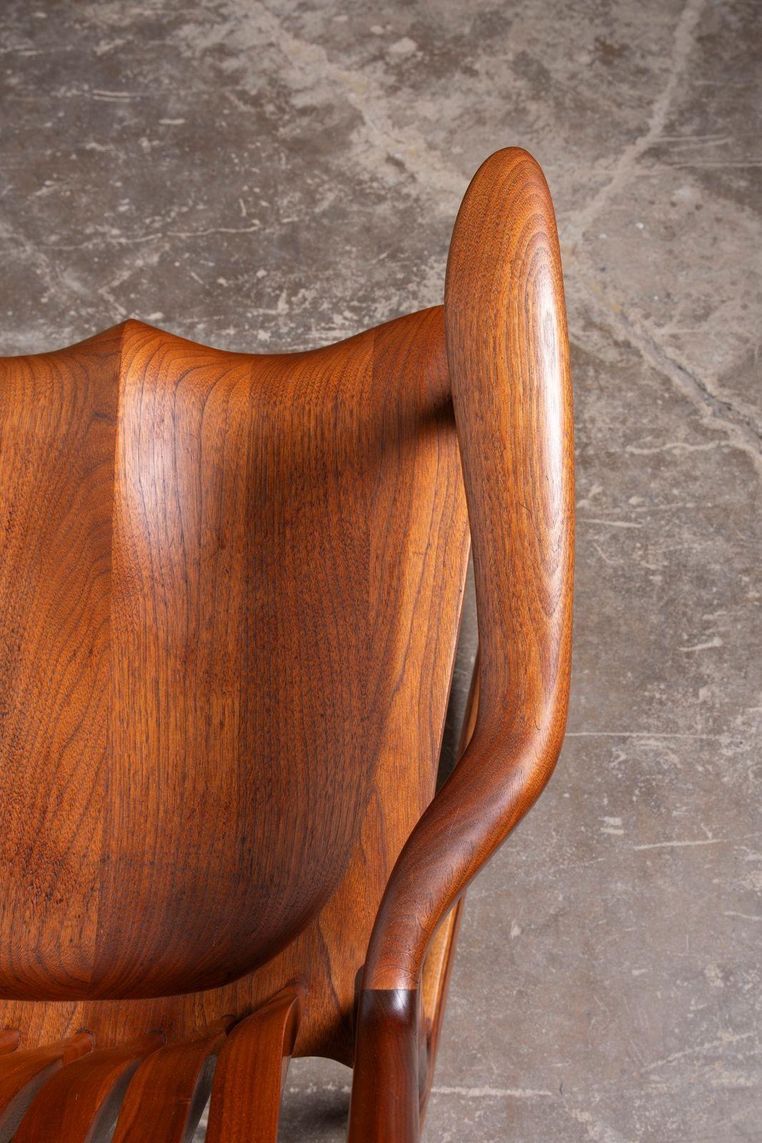 Chaise à bascule en noyer noir de Californie fabriquée à la main par Jeffry Mann Studio A 1985 en vente 4