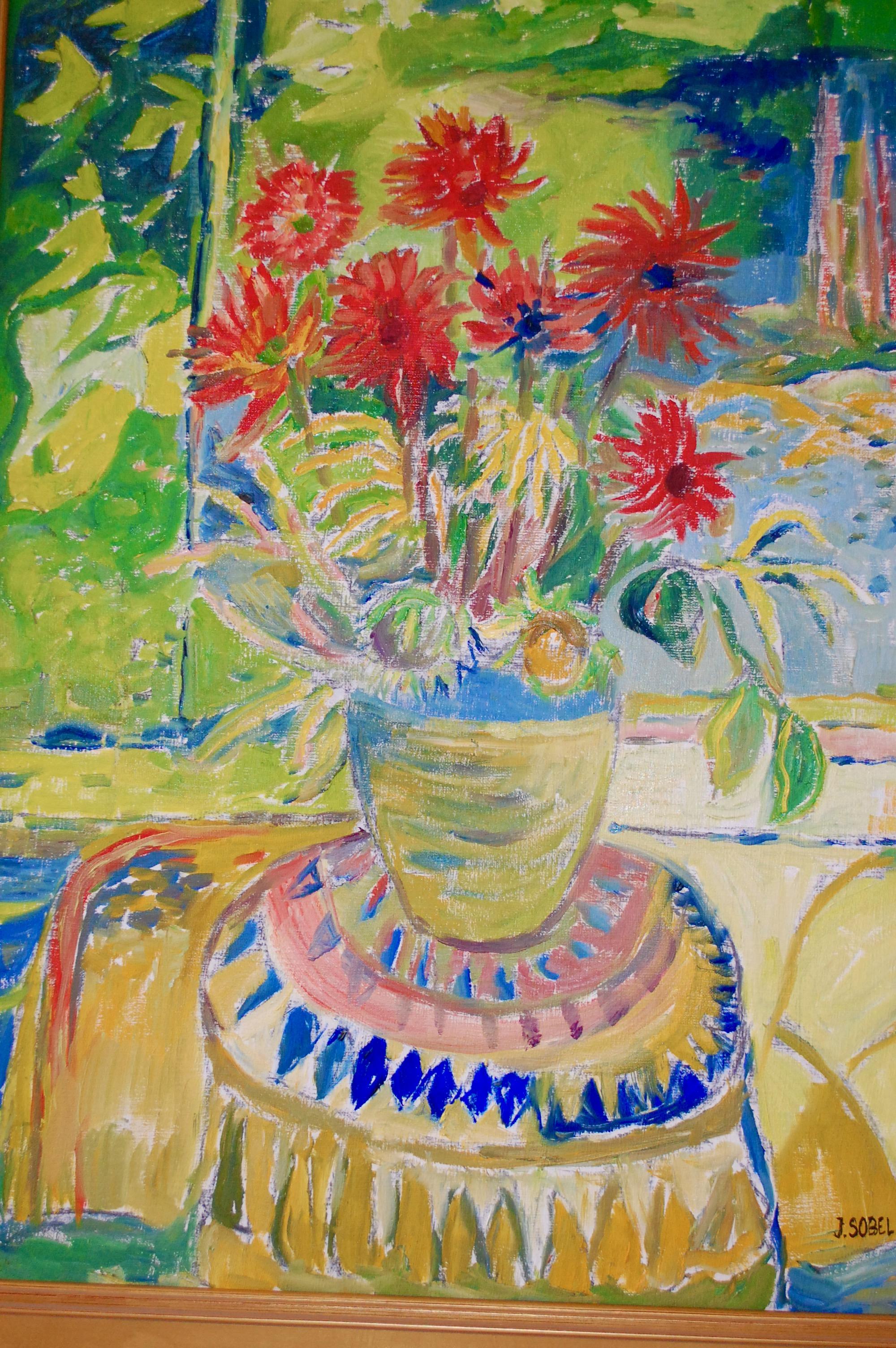 Rote Blumen am The Window (Braun), Still-Life Painting, von Jehudith Sobel
