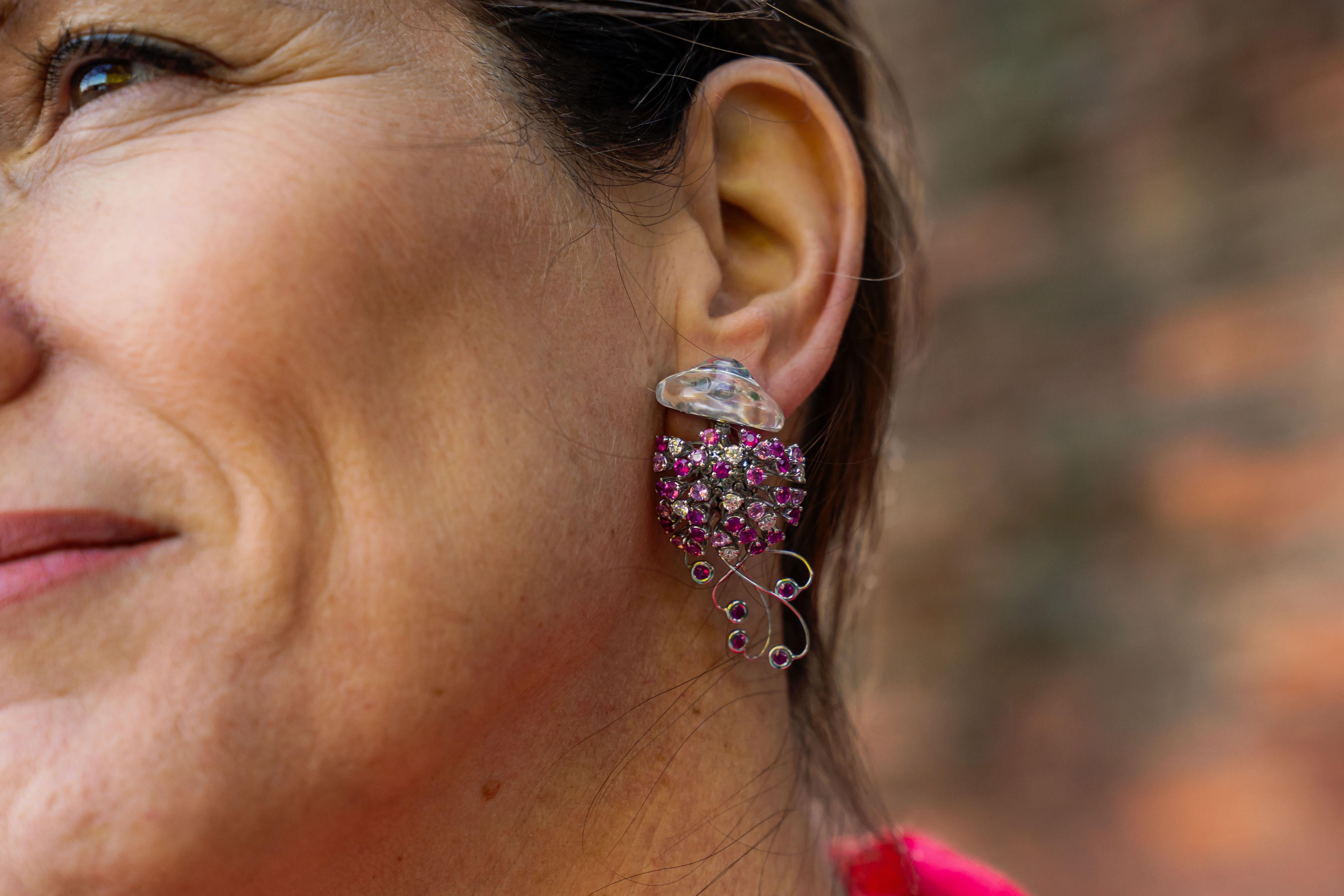 Medusa Diamante Rubino Zaffiro Rosa Cristallo di Rocca Bianco Orecchini a goccia in oro 18 Kt In condizioni Nuovo in vendita a Bussolengo, Verona