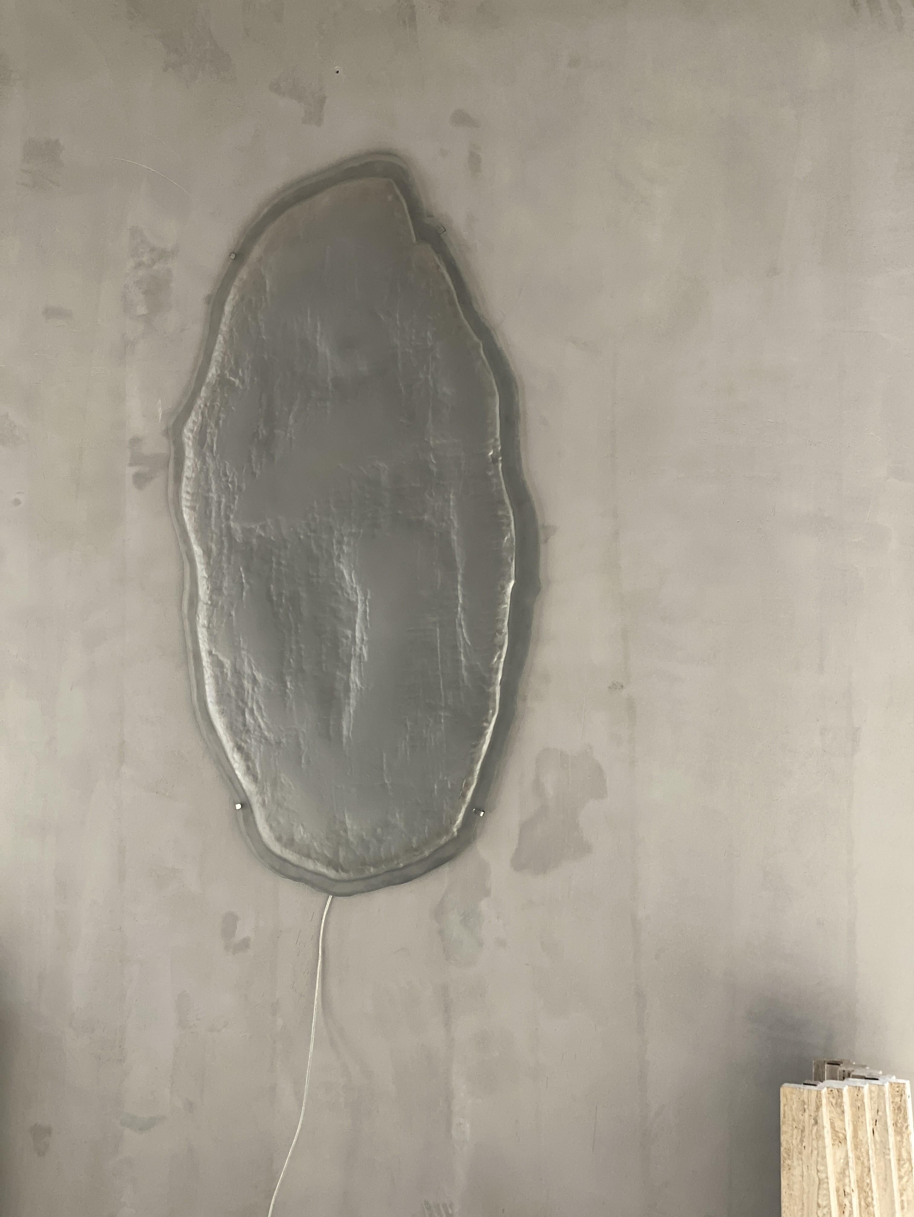 Lámpara de pared Jellyfish Double Mom by Fresh Glass
Dimensiones: An 100 x Pr 10 x Al 150 cm.
Materiales: Vidrio, acero inoxidable.
Peso: 80 kg.

Color de la luminaria: Incoloro, gris, verde.
Light: Led 2700/3000К CRI>90. 10000 lm. 100W
Técnica: