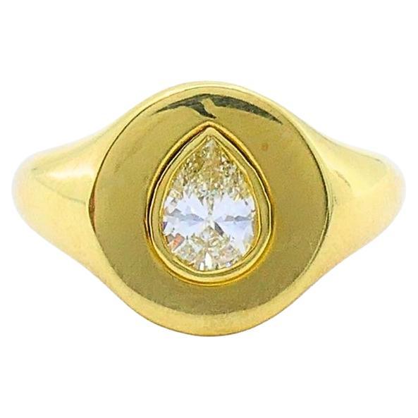 Anello con diamante taglio pera in oro 18K di Jemma Wynne in vendita