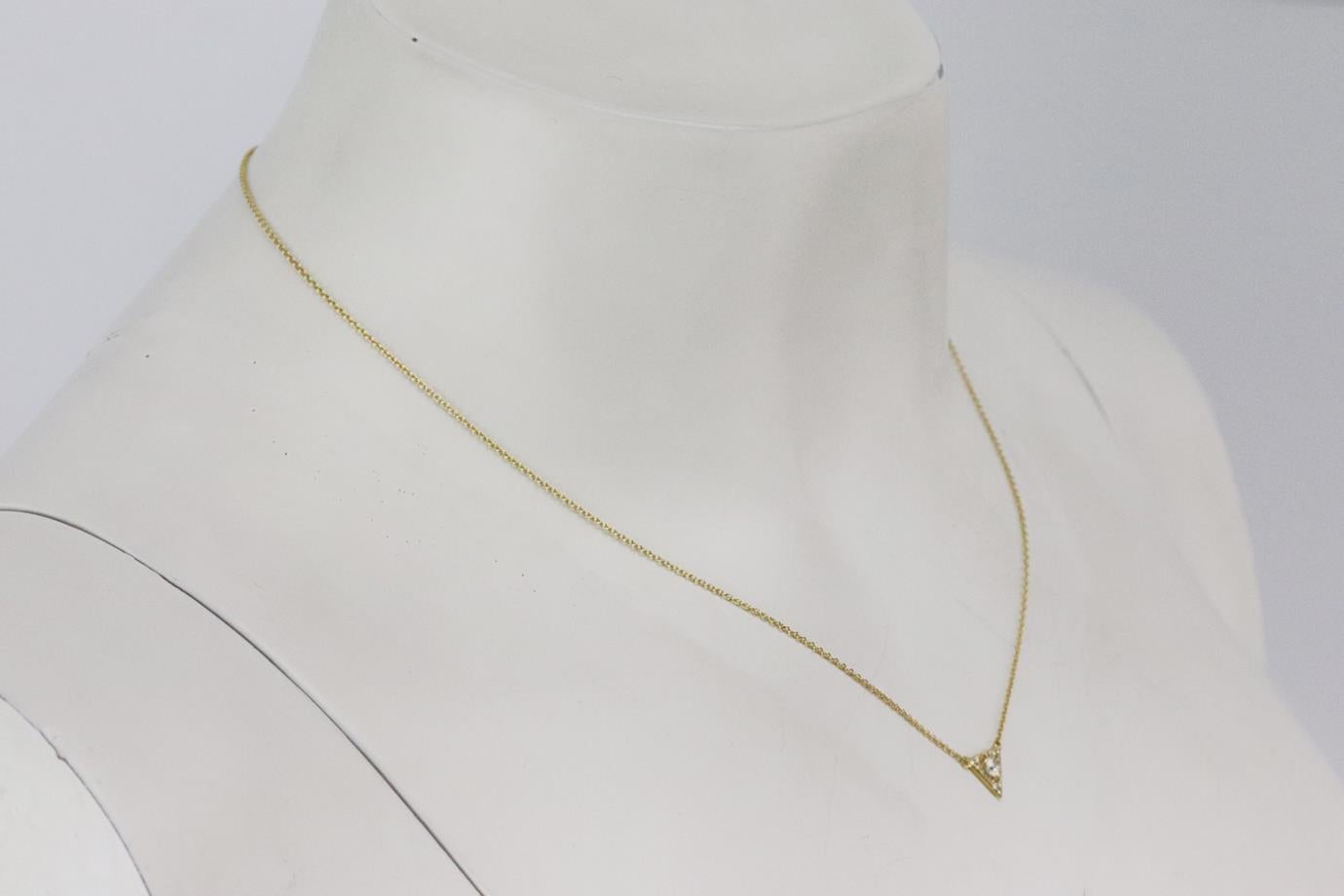 Beige Jemma Wynne - Collana a triangolo con catena in oro giallo 18 carati e diamanti