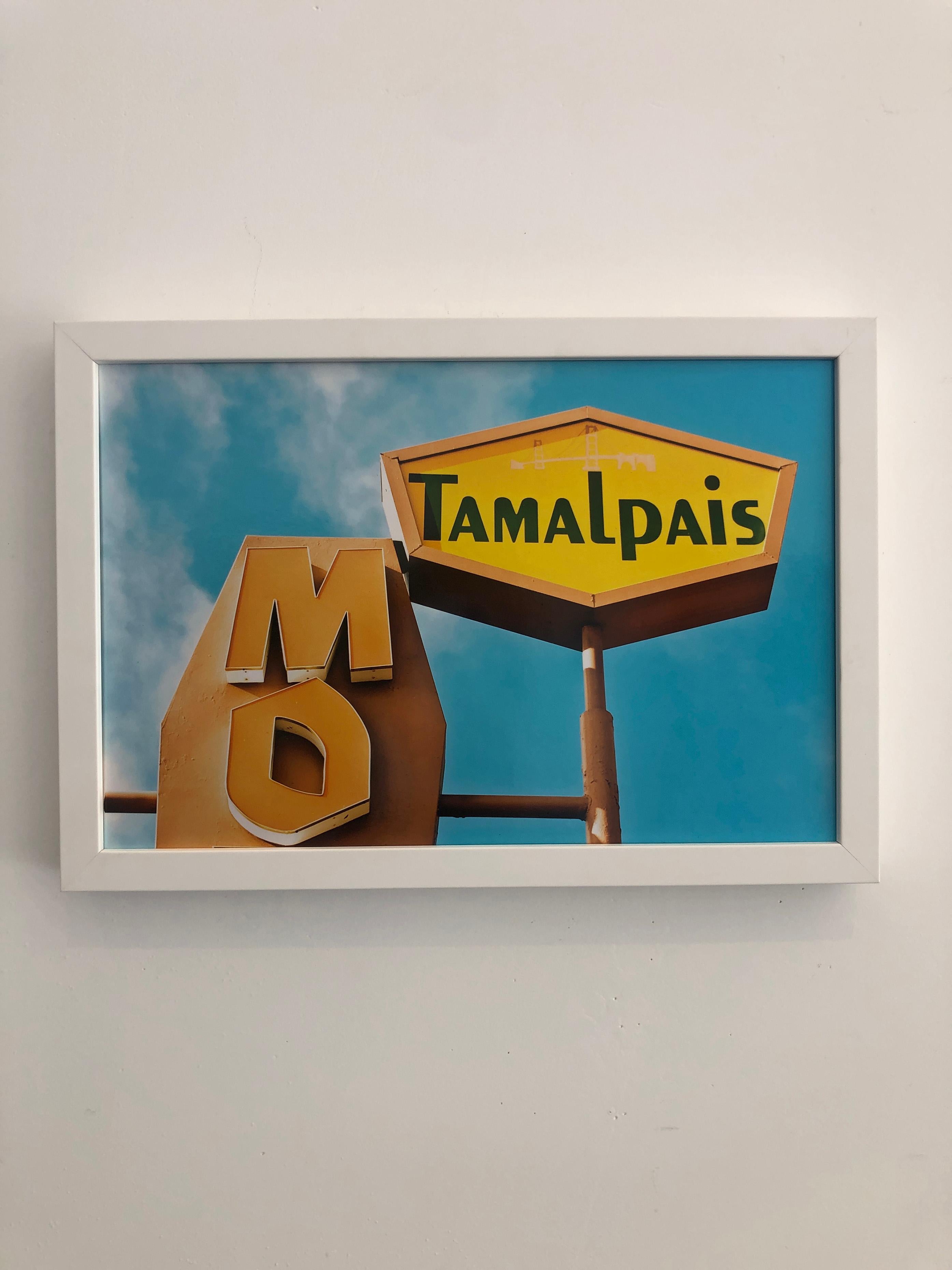 „Tamalpais Motel“  Metallic-Fotodruck, C-Print (Zeitgenössisch), Photograph, von Jen Zahigian